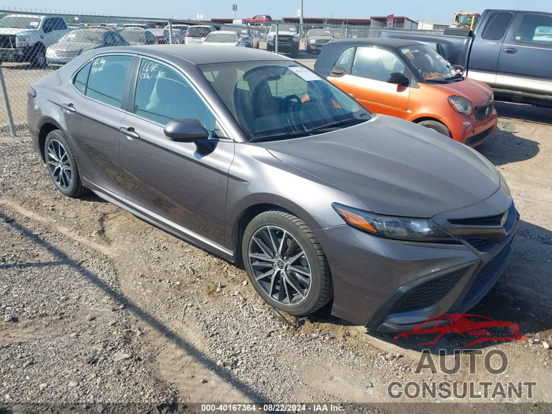 TOYOTA CAMRY 2022 - 4T1G11AK0NU013019