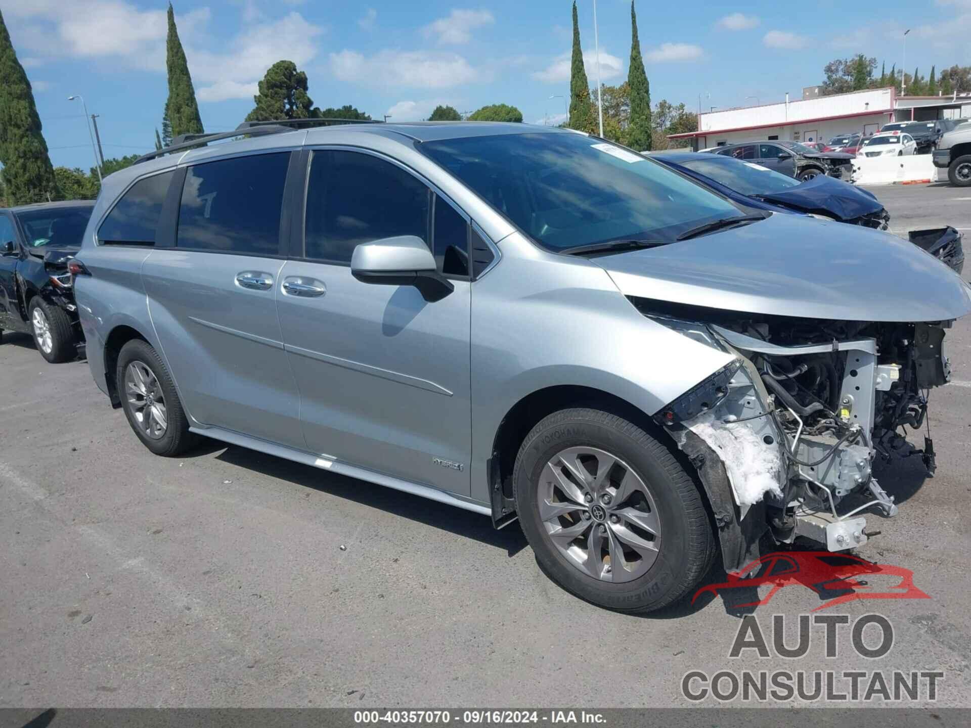 TOYOTA SIENNA 2021 - 5TDYRKEC8MS072638