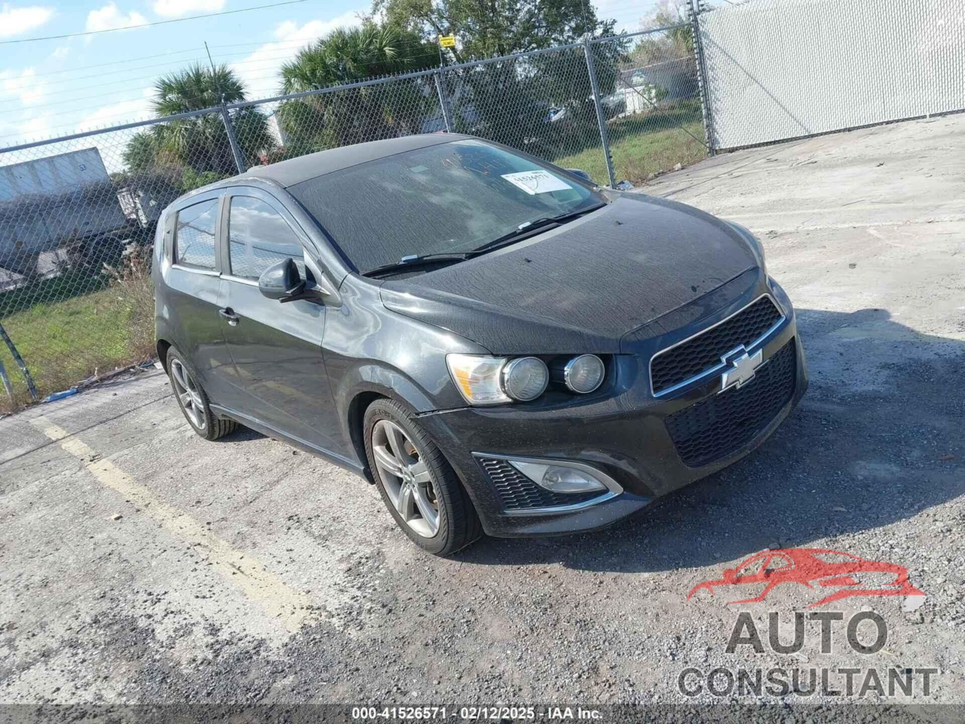 CHEVROLET SONIC 2015 - 1G1JG6SB7F4135777