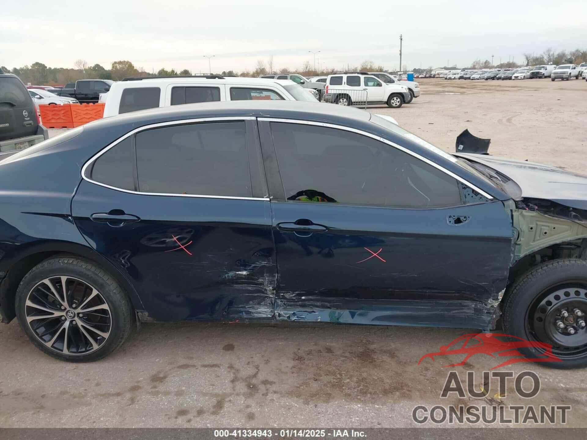 TOYOTA CAMRY 2018 - 4T1B11HK0JU598954