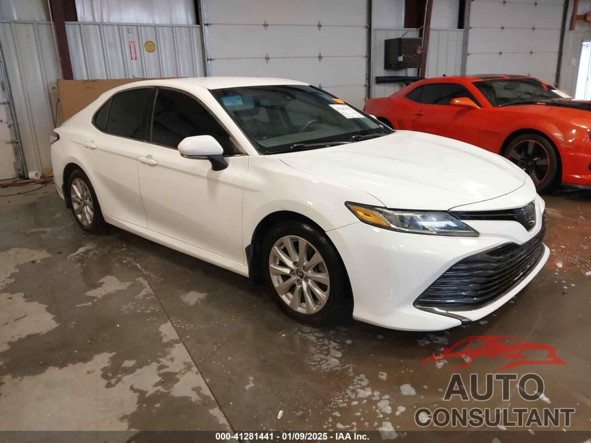 TOYOTA CAMRY 2018 - 4T1B11HK6JU612629