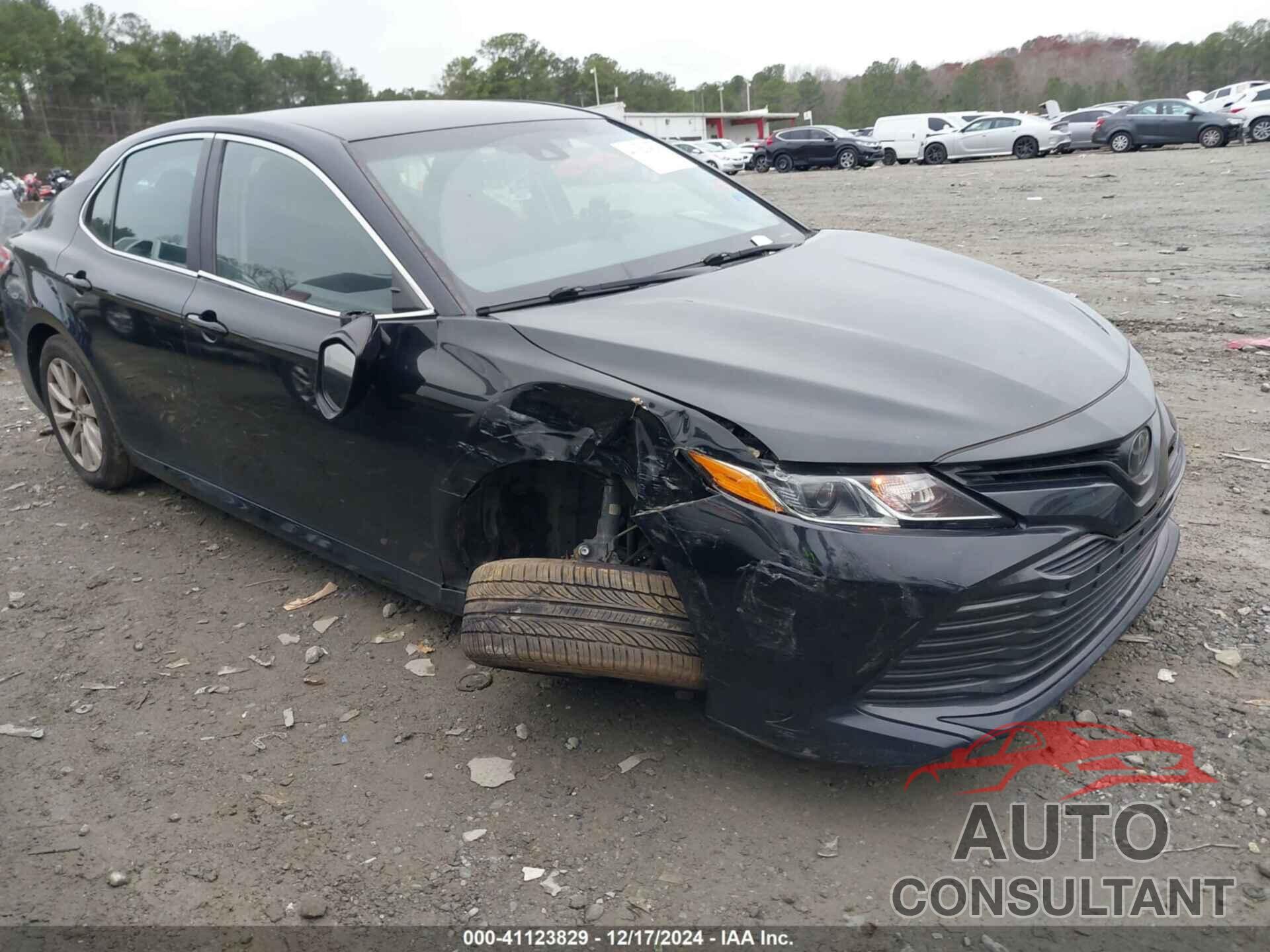TOYOTA CAMRY 2018 - 4T1B11HK3JU141927