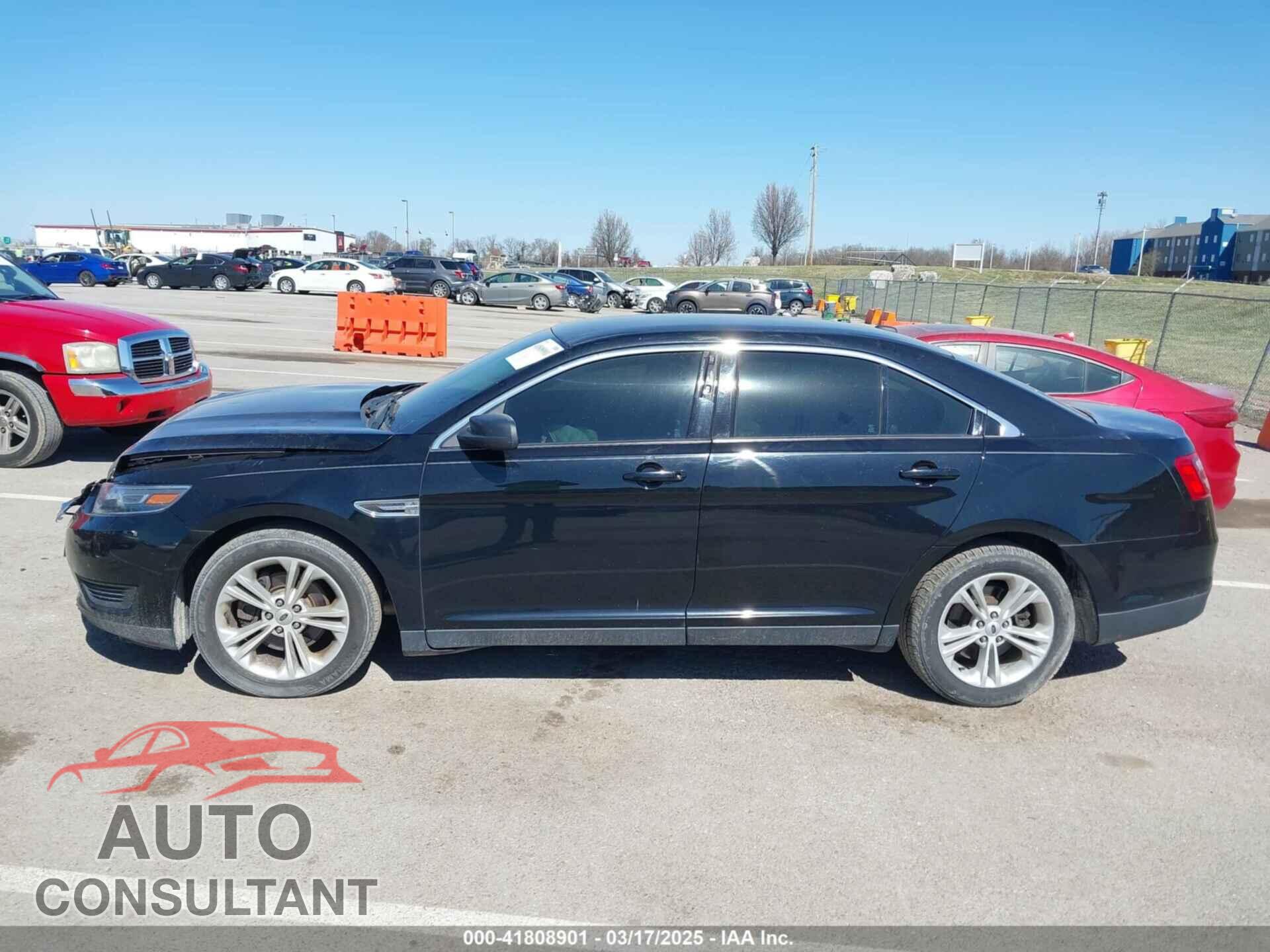 FORD TAURUS 2018 - 1FAHP2D8XJG126939