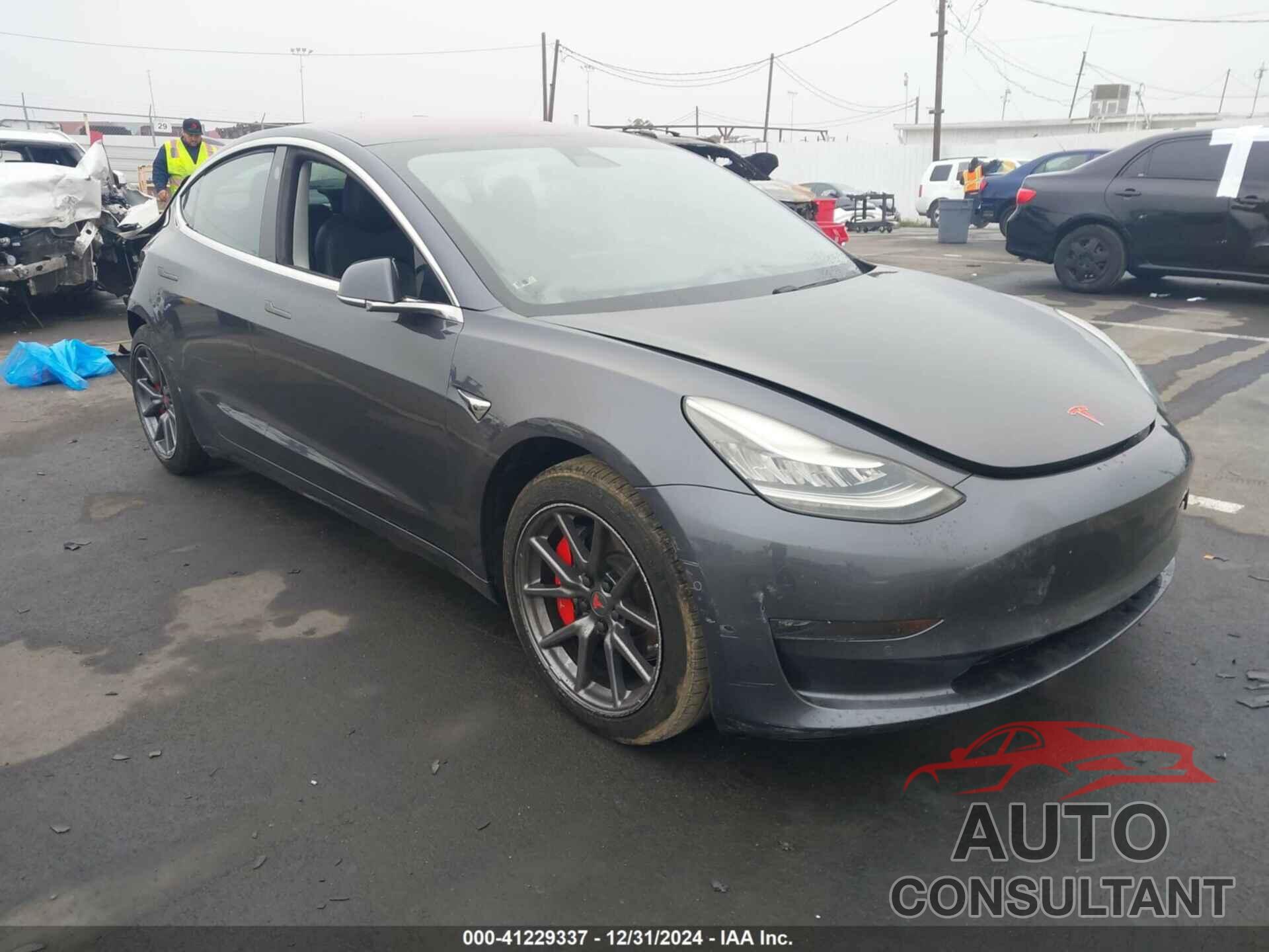 TESLA MODEL 3 2018 - 5YJ3E1EB1JF181353