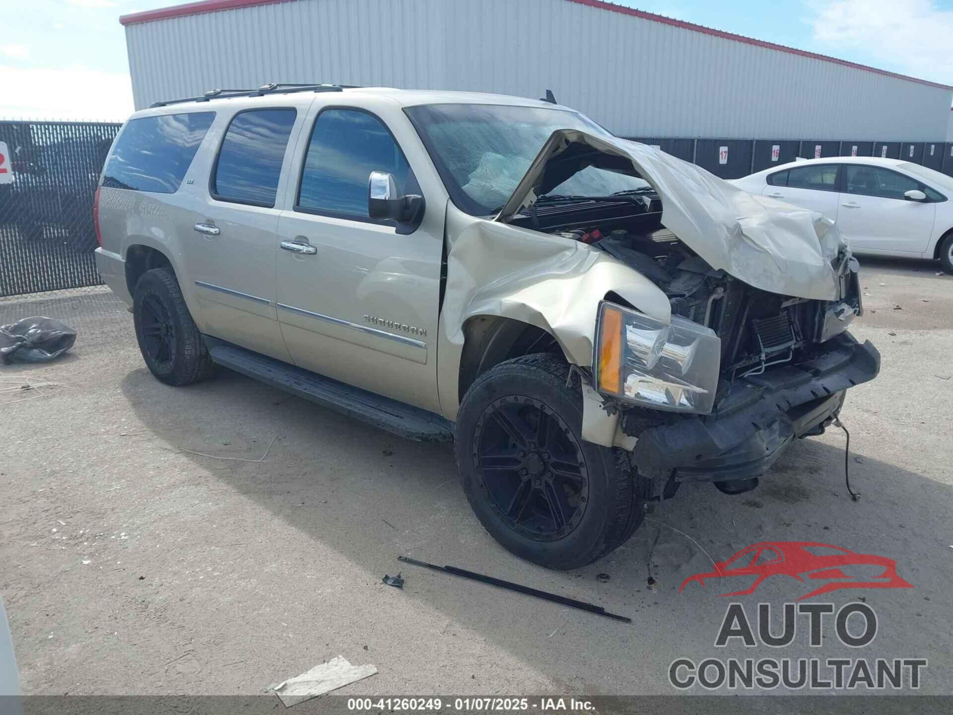 CHEVROLET SUBURBAN 1500 2013 - 1GNSCKE04DR143451