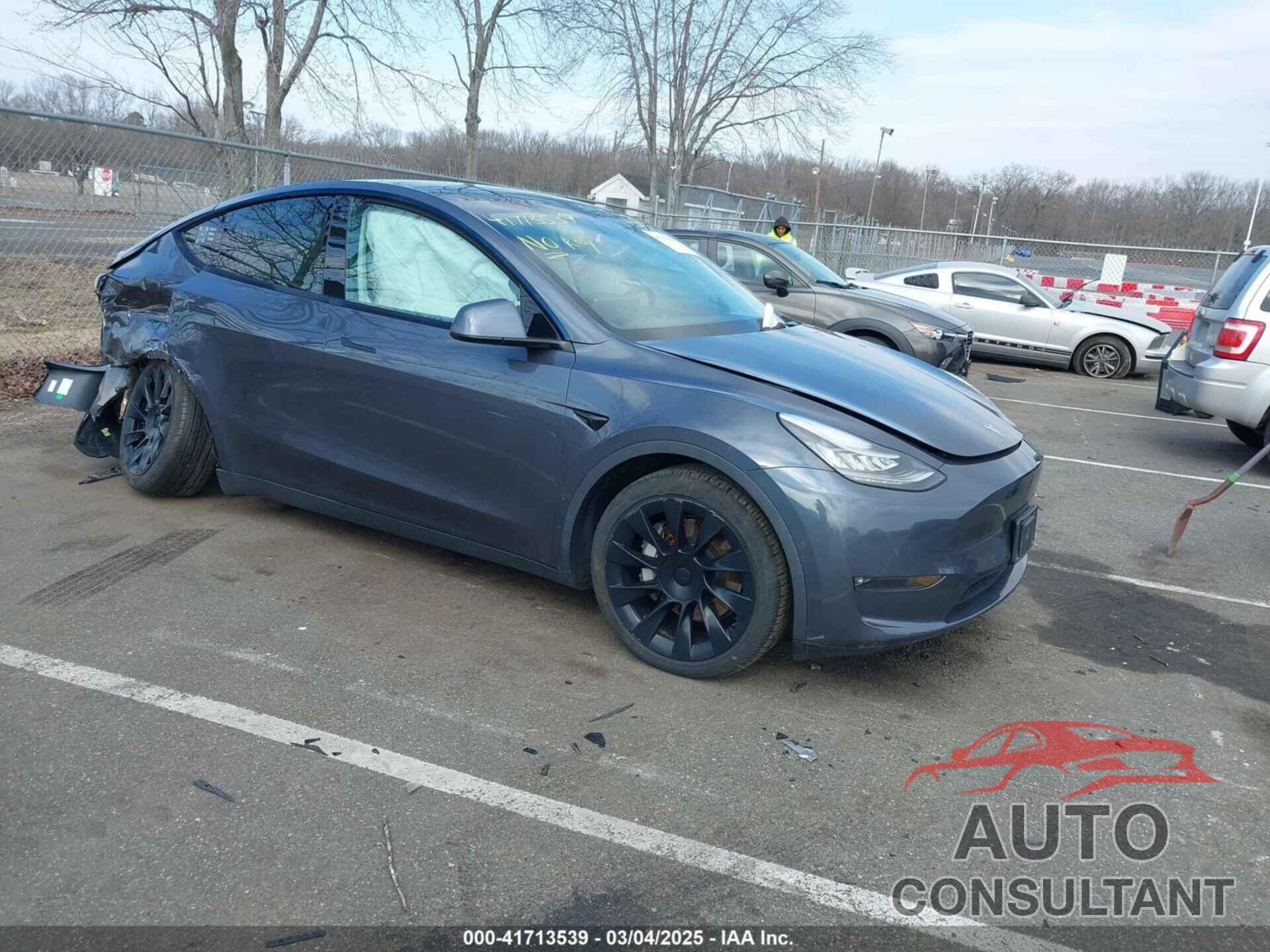 TESLA MODEL Y 2021 - 5YJYGDEE5MF125626