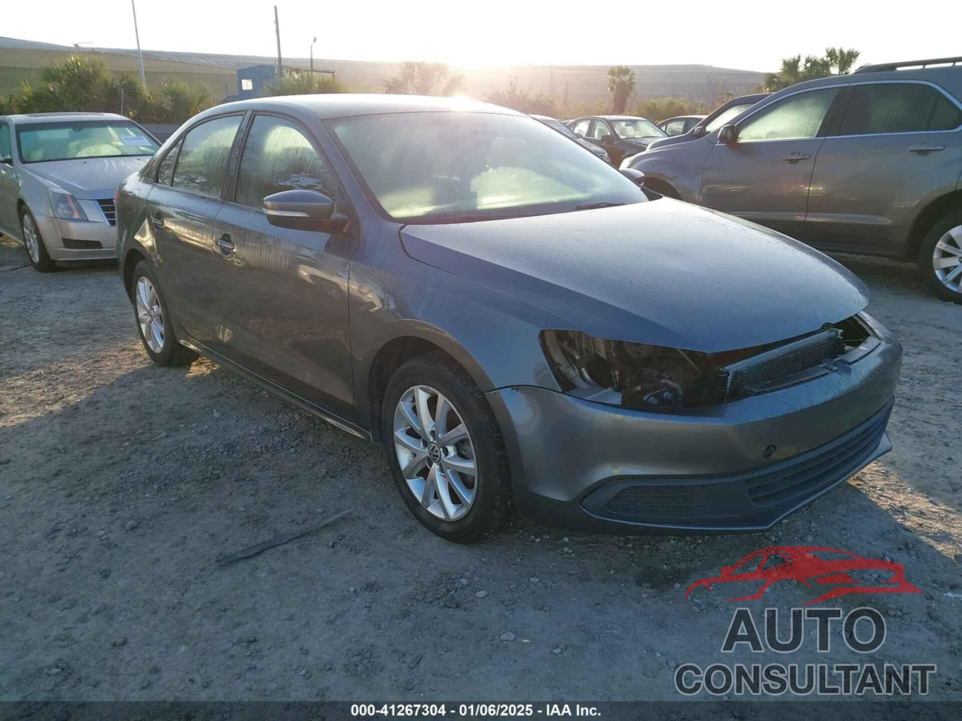 VOLKSWAGEN JETTA 2011 - 3VWDX7AJ9BM349457