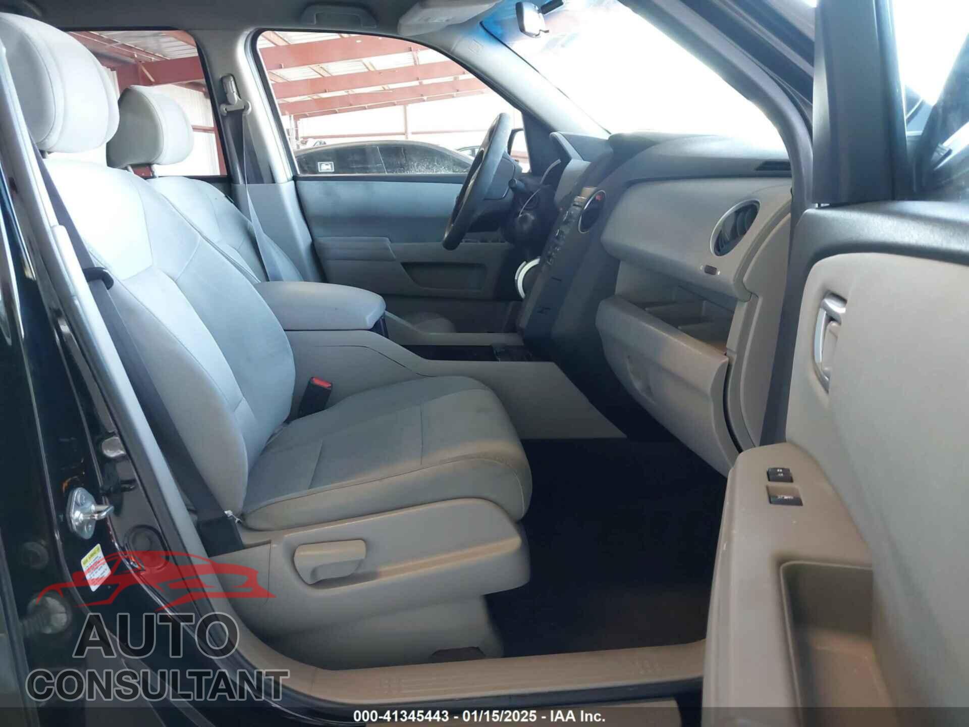 HONDA PILOT 2010 - 5FNYF3H22AB010735