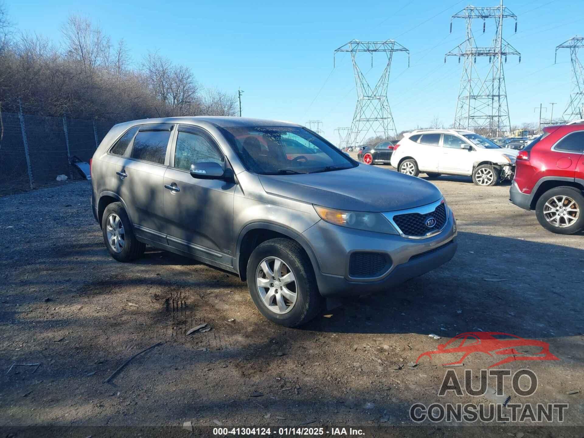 KIA SORENTO 2011 - 5XYKTCA13BG072977