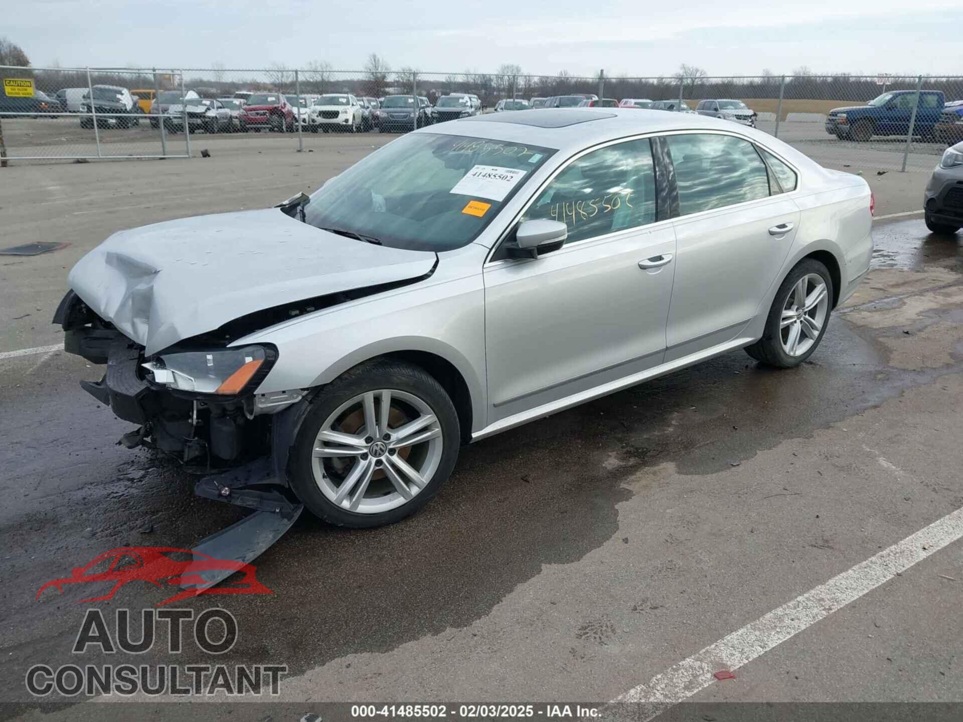 VOLKSWAGEN PASSAT 2015 - 1VWCV7A38FC120598