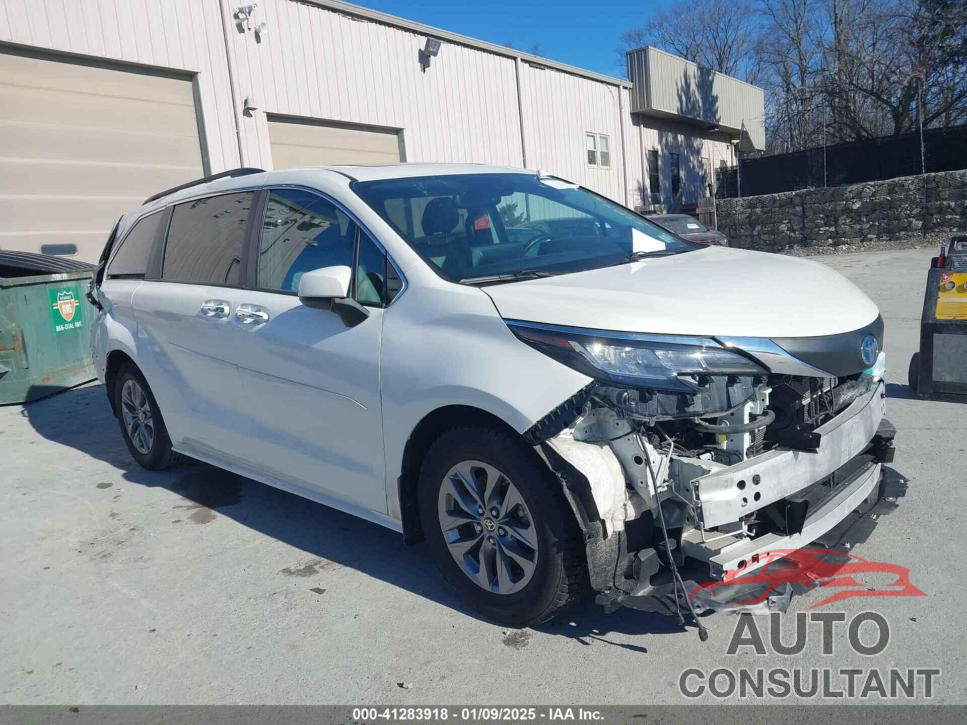 TOYOTA SIENNA 2021 - 5TDJRKEC1MS025680