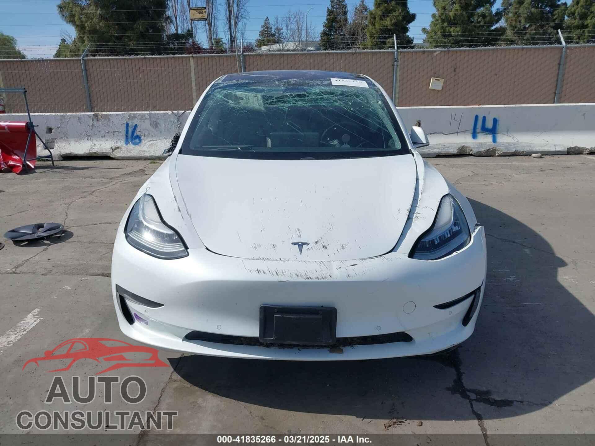 TESLA MODEL 3 2018 - 5YJ3E1EB7JF108519