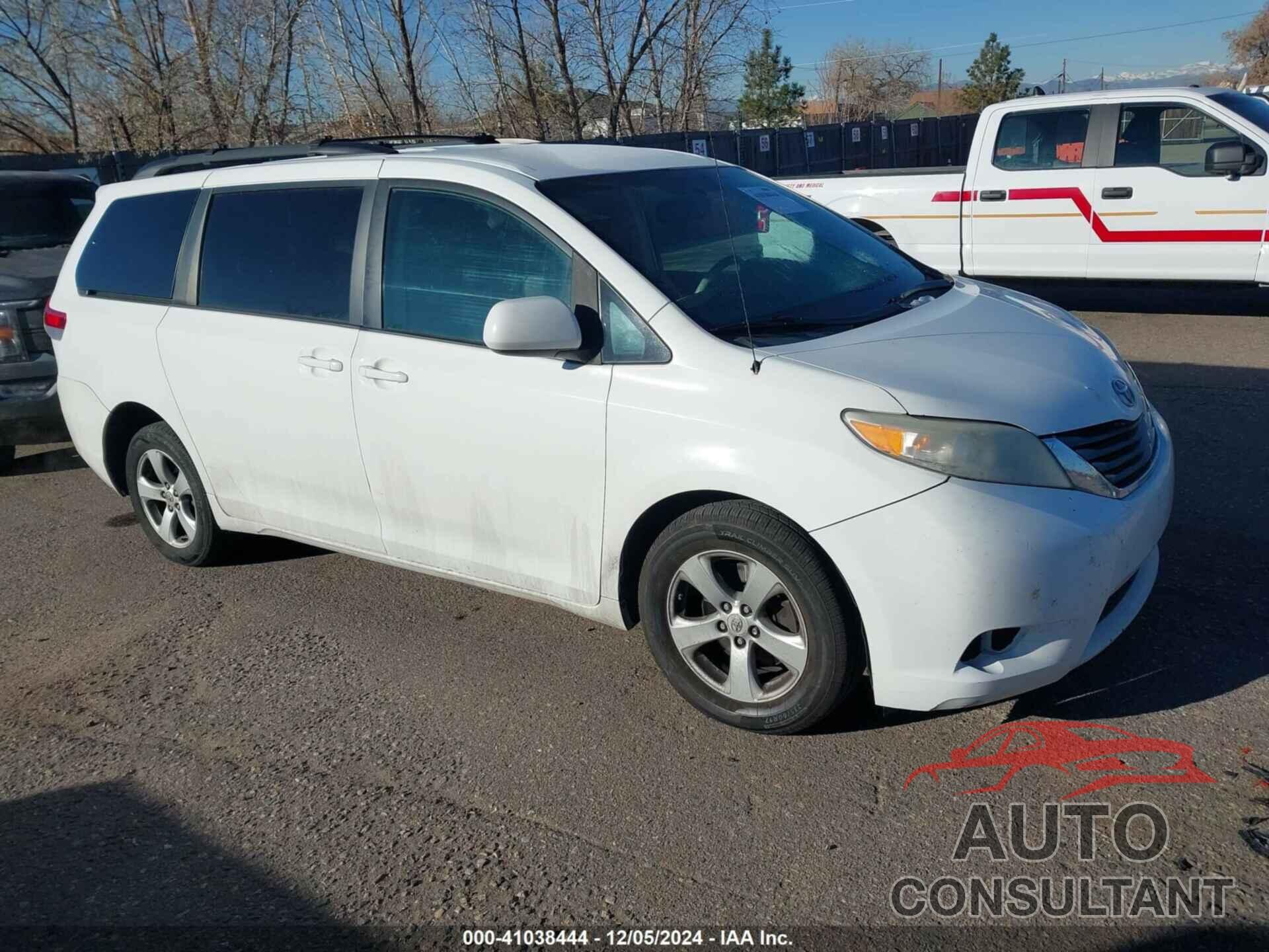 TOYOTA SIENNA 2011 - 5TDKK3DC0BS029197