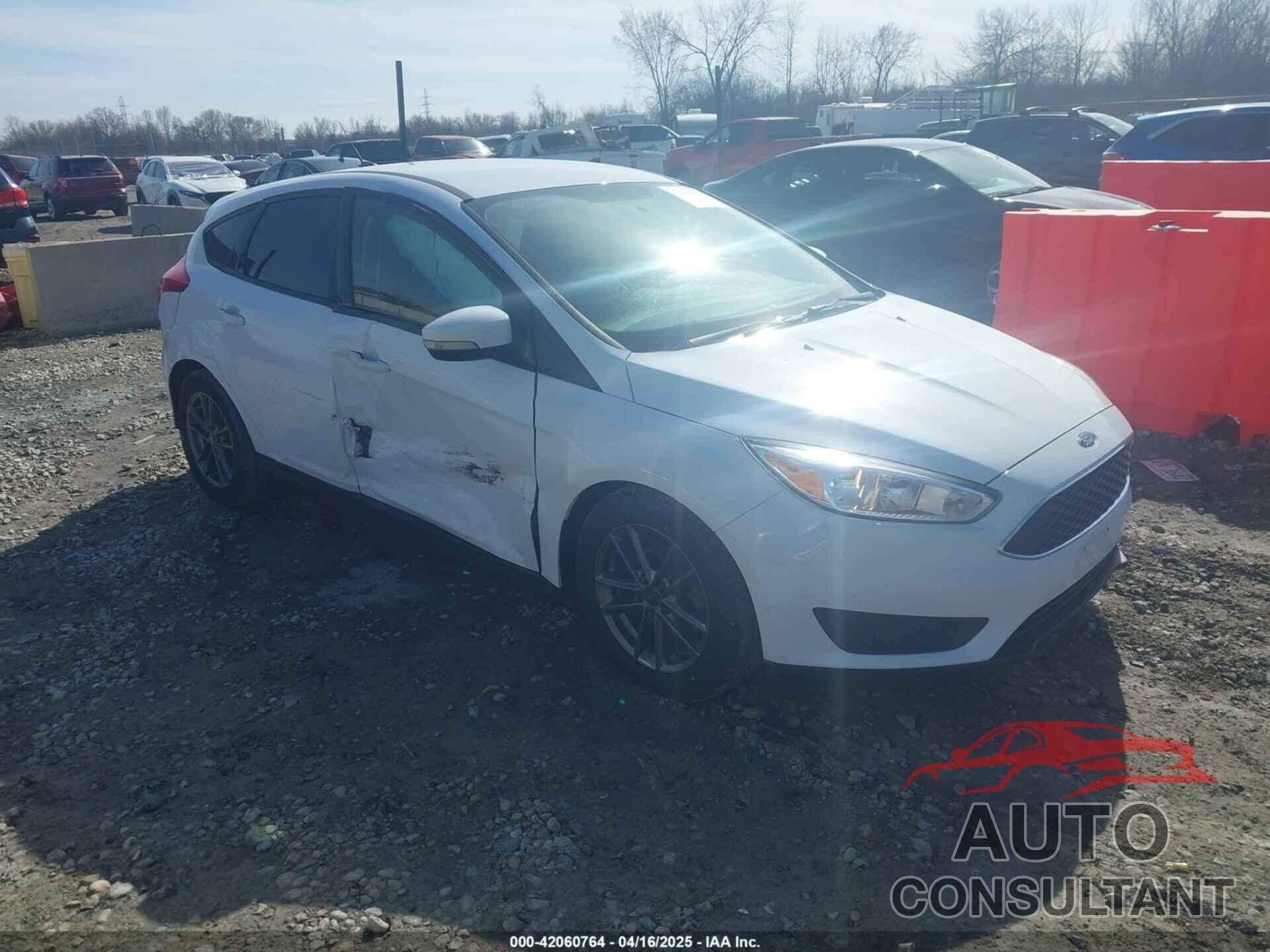 FORD FOCUS 2017 - 1FADP3K2XHL239407