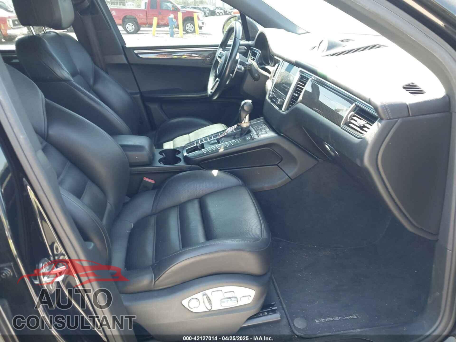 PORSCHE MACAN 2017 - WP1AG2A56HLB54856