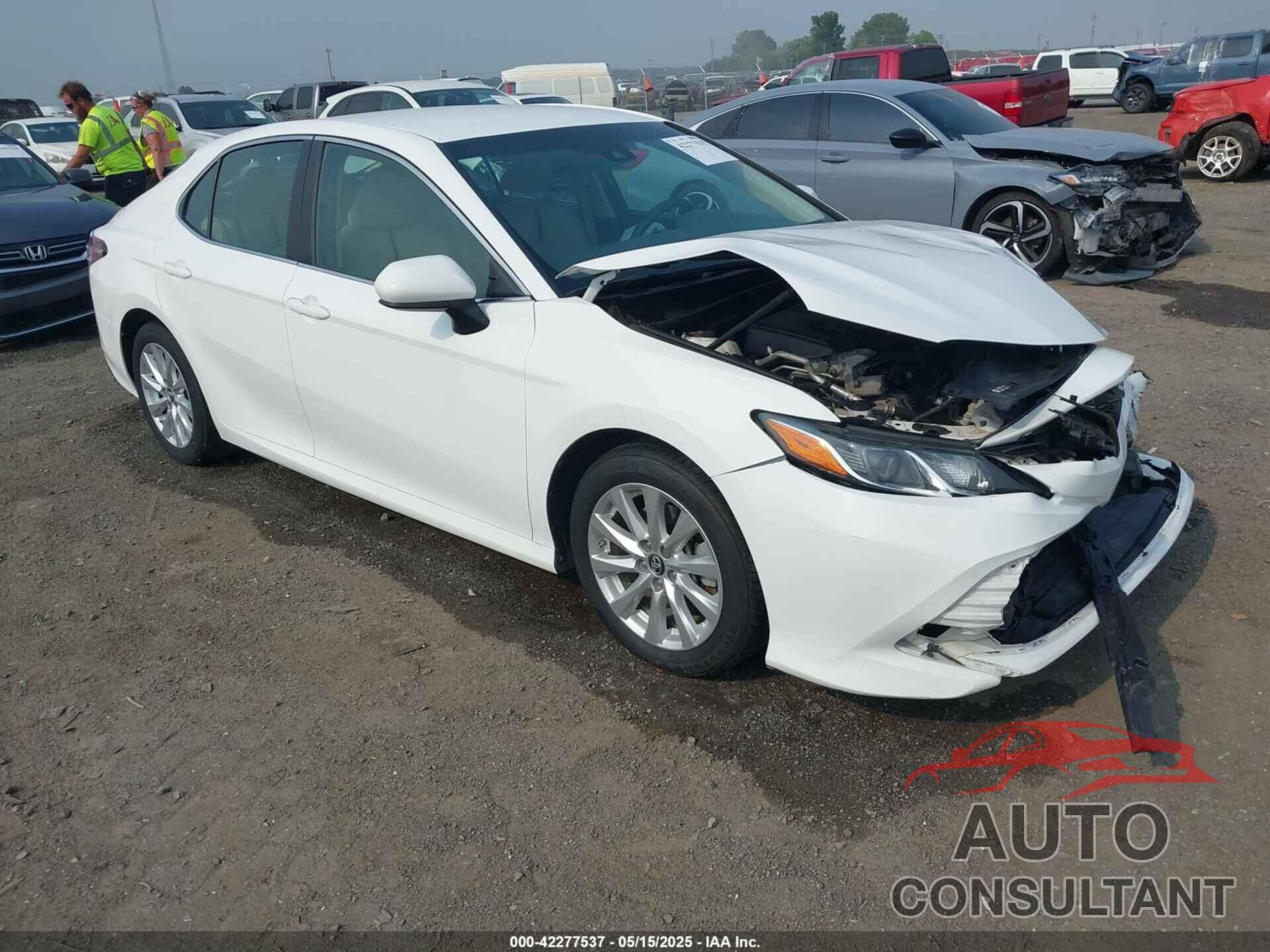 TOYOTA CAMRY 2018 - 4T1B11HK4JU031081