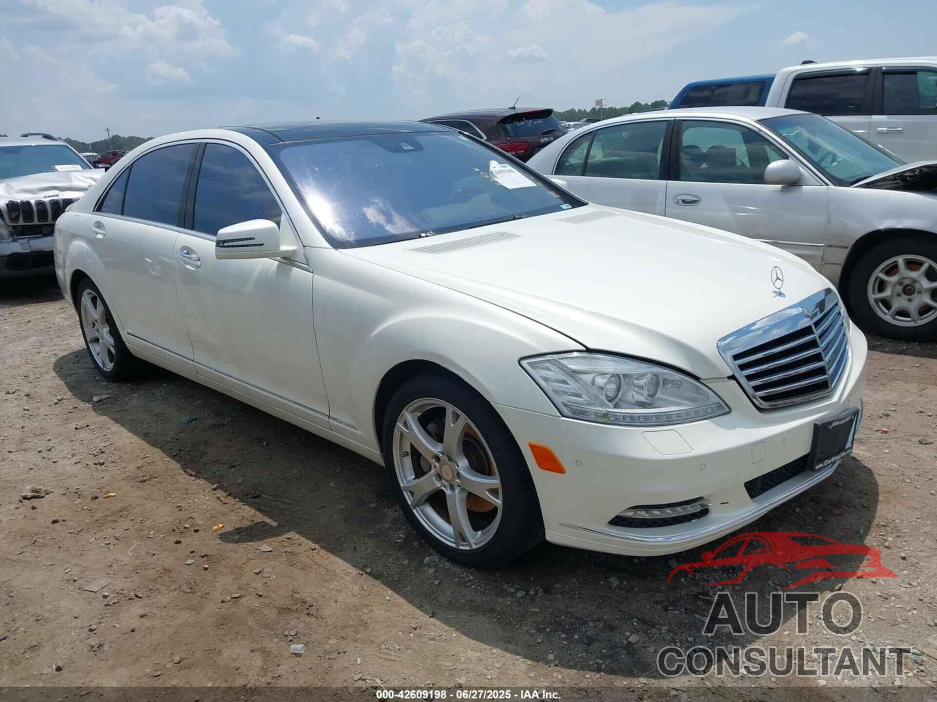 MERCEDES-BENZ S 550 2013 - WDDNG9EB2DA517984