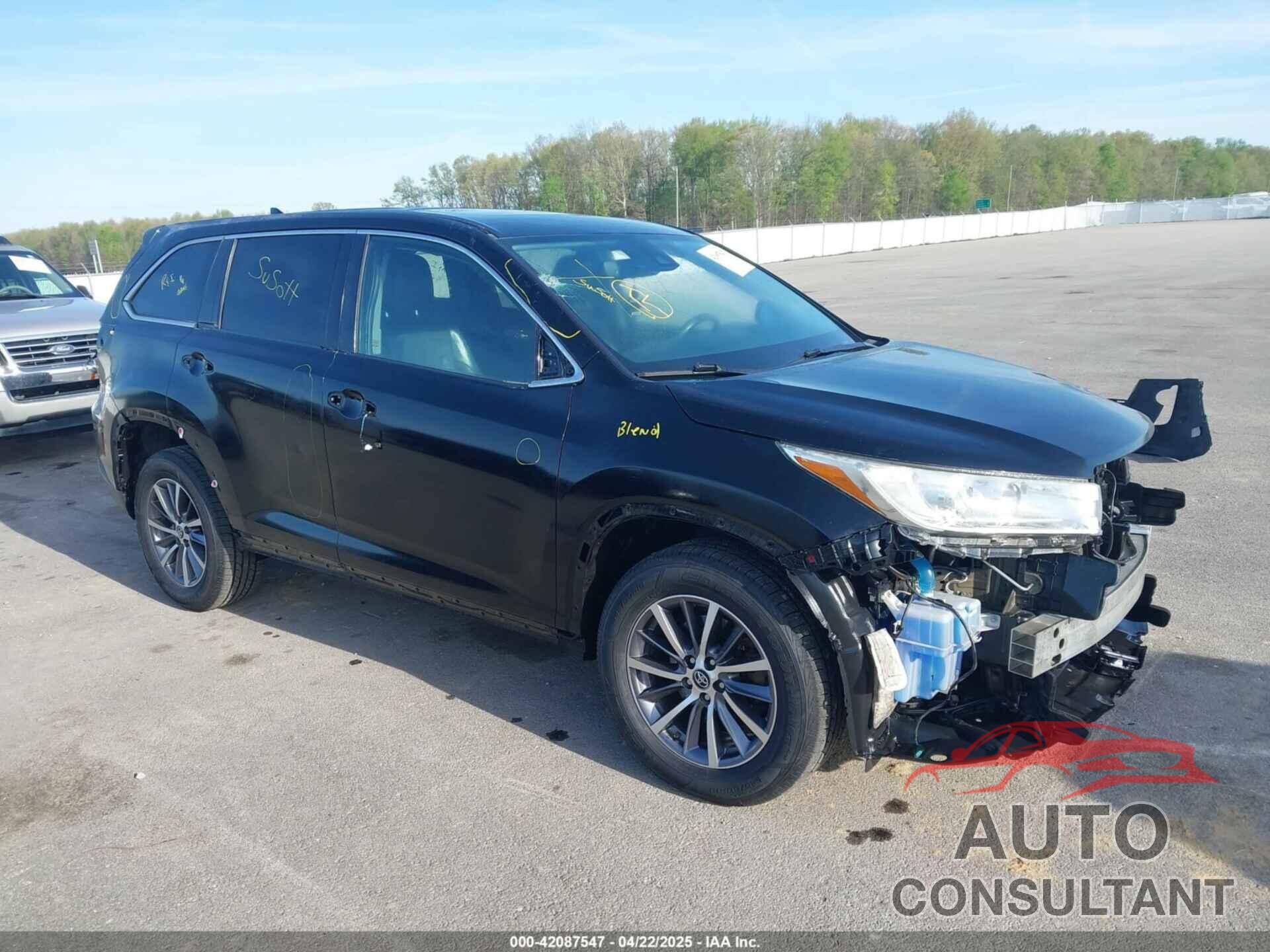 TOYOTA HIGHLANDER 2019 - 5TDJZRFH1KS567197