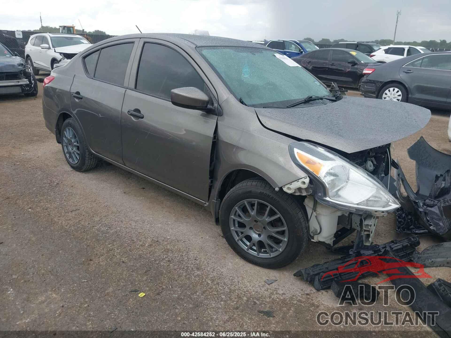 NISSAN VERSA 2017 - 3N1CN7AP0HL808241