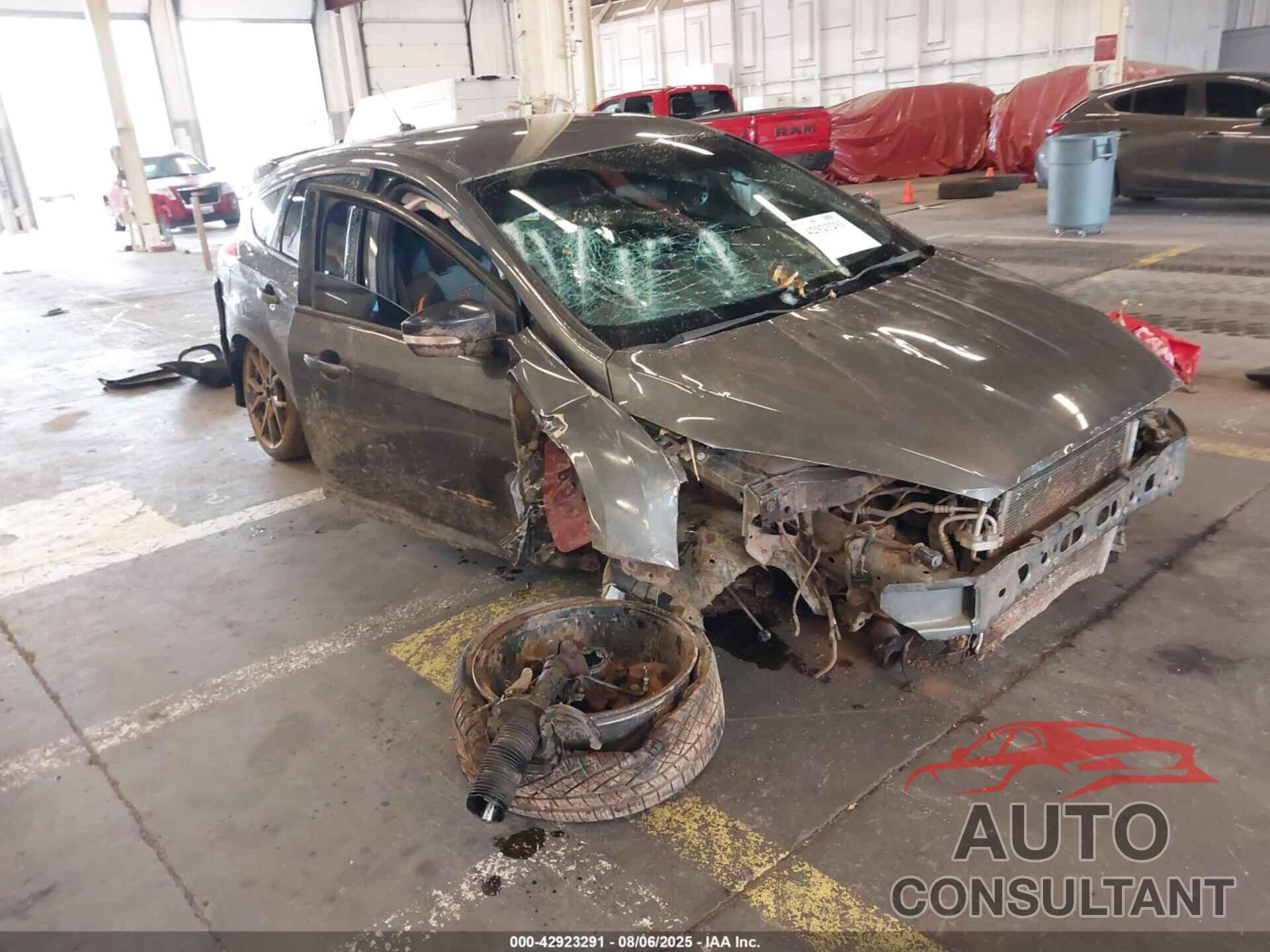 FORD FOCUS ST 2016 - 1FADP3L95GL344575