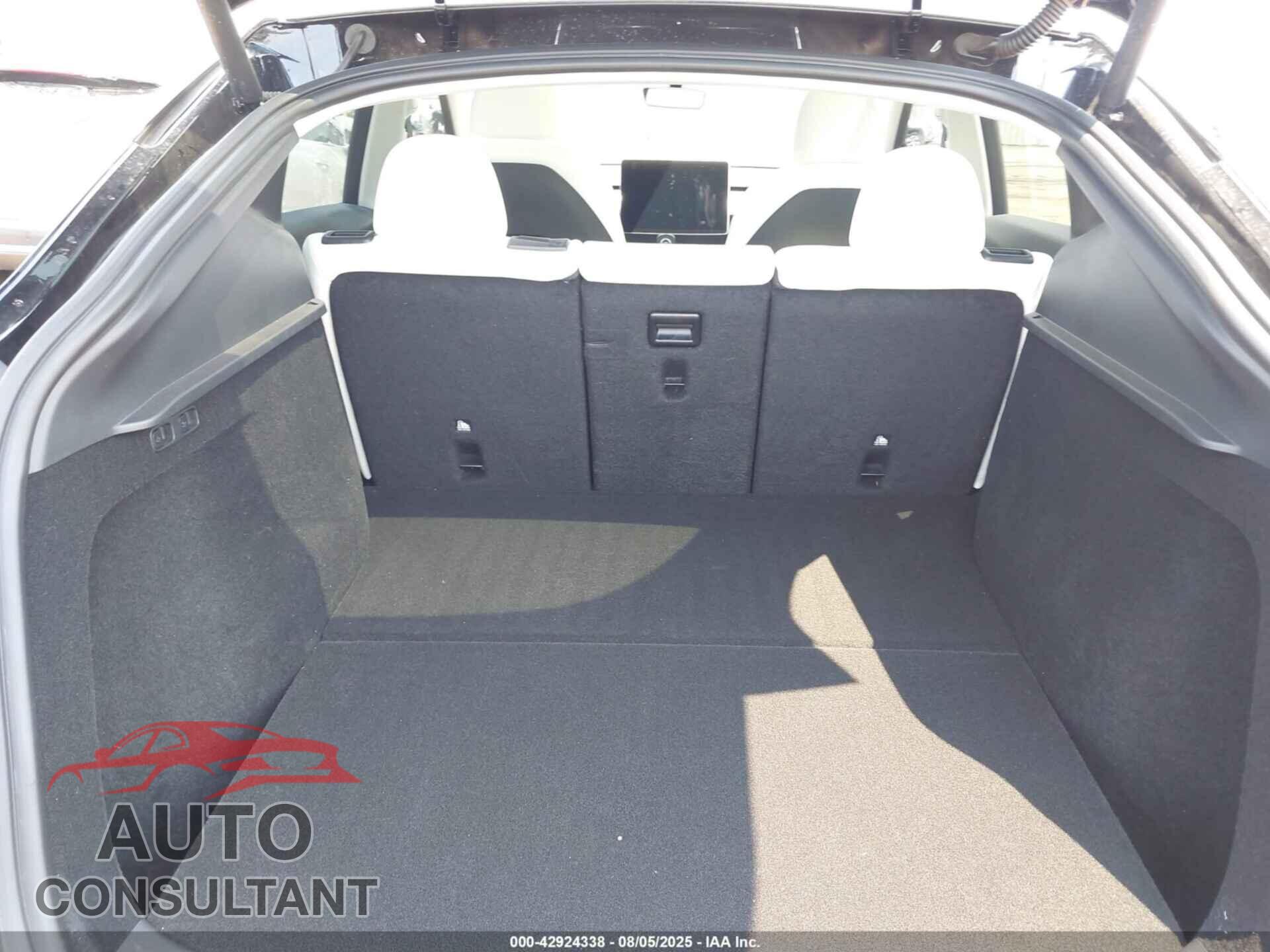 TESLA MODEL Y 2024 - 7SAYGDED4RF104056