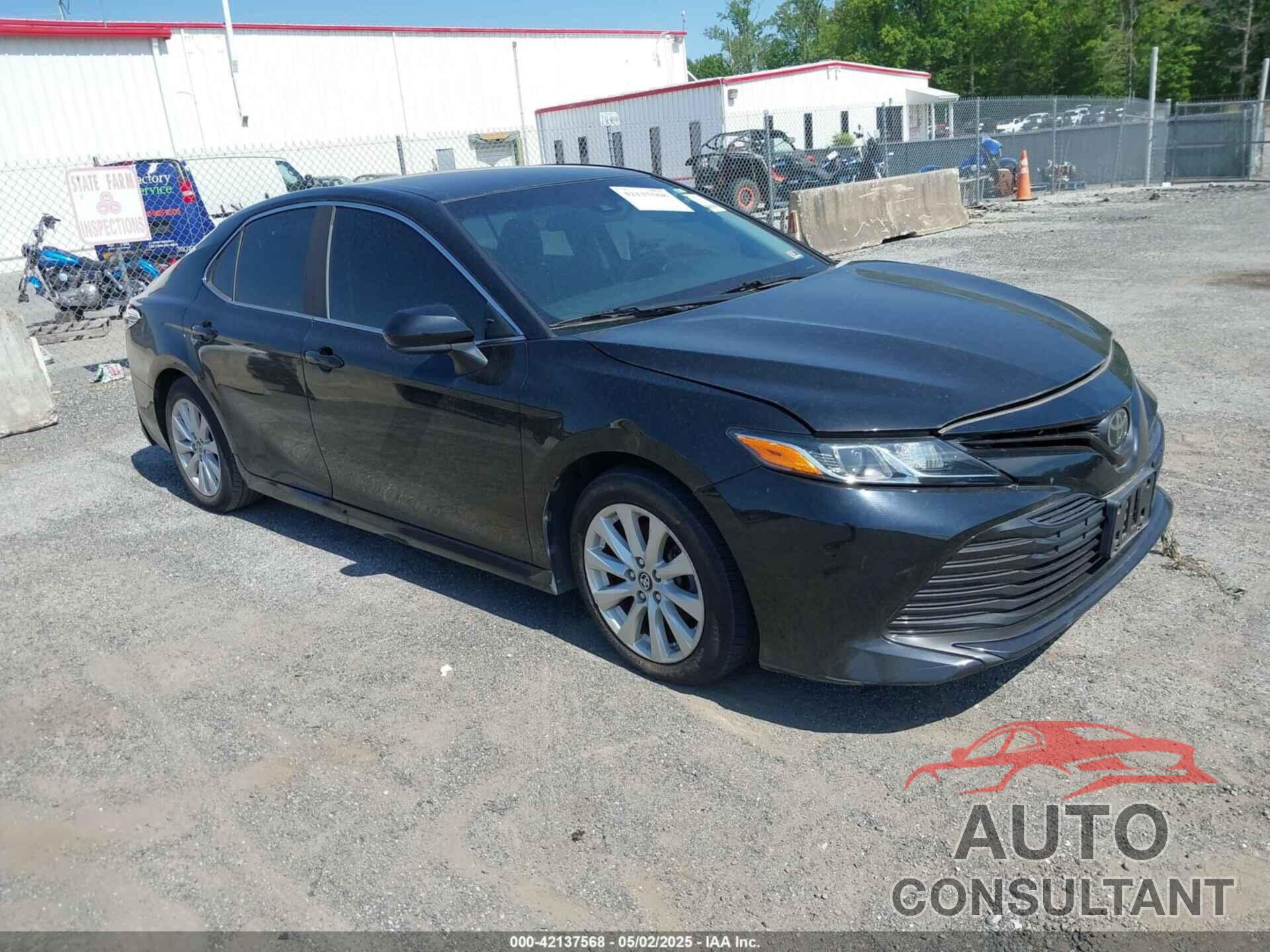 TOYOTA CAMRY 2018 - 4T1B11HK1JU559113