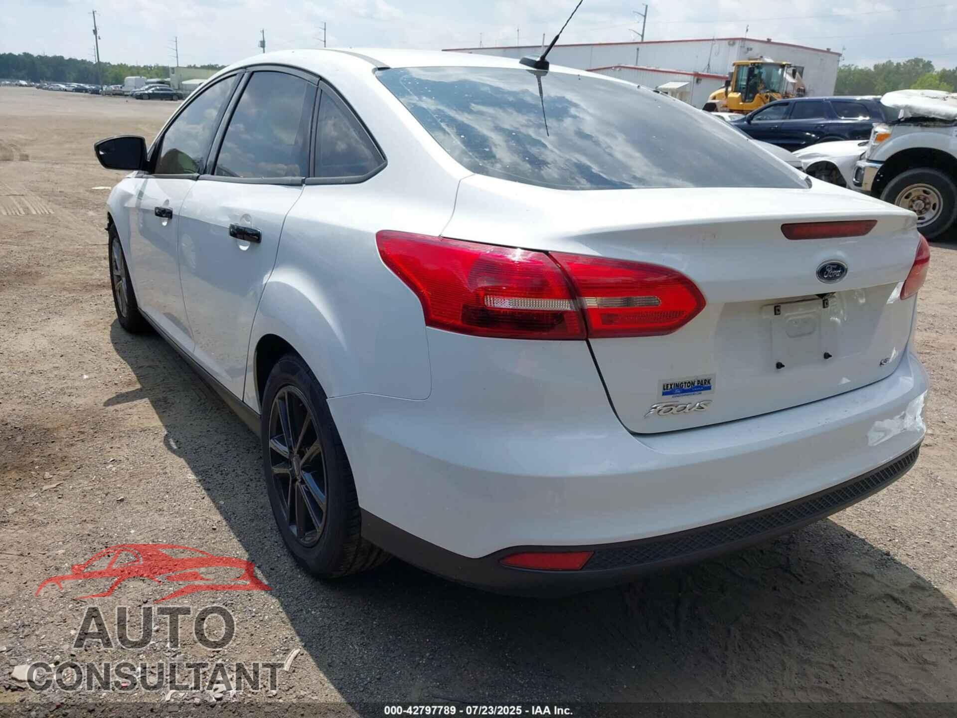 FORD FOCUS 2017 - 1FADP3F20HL335945