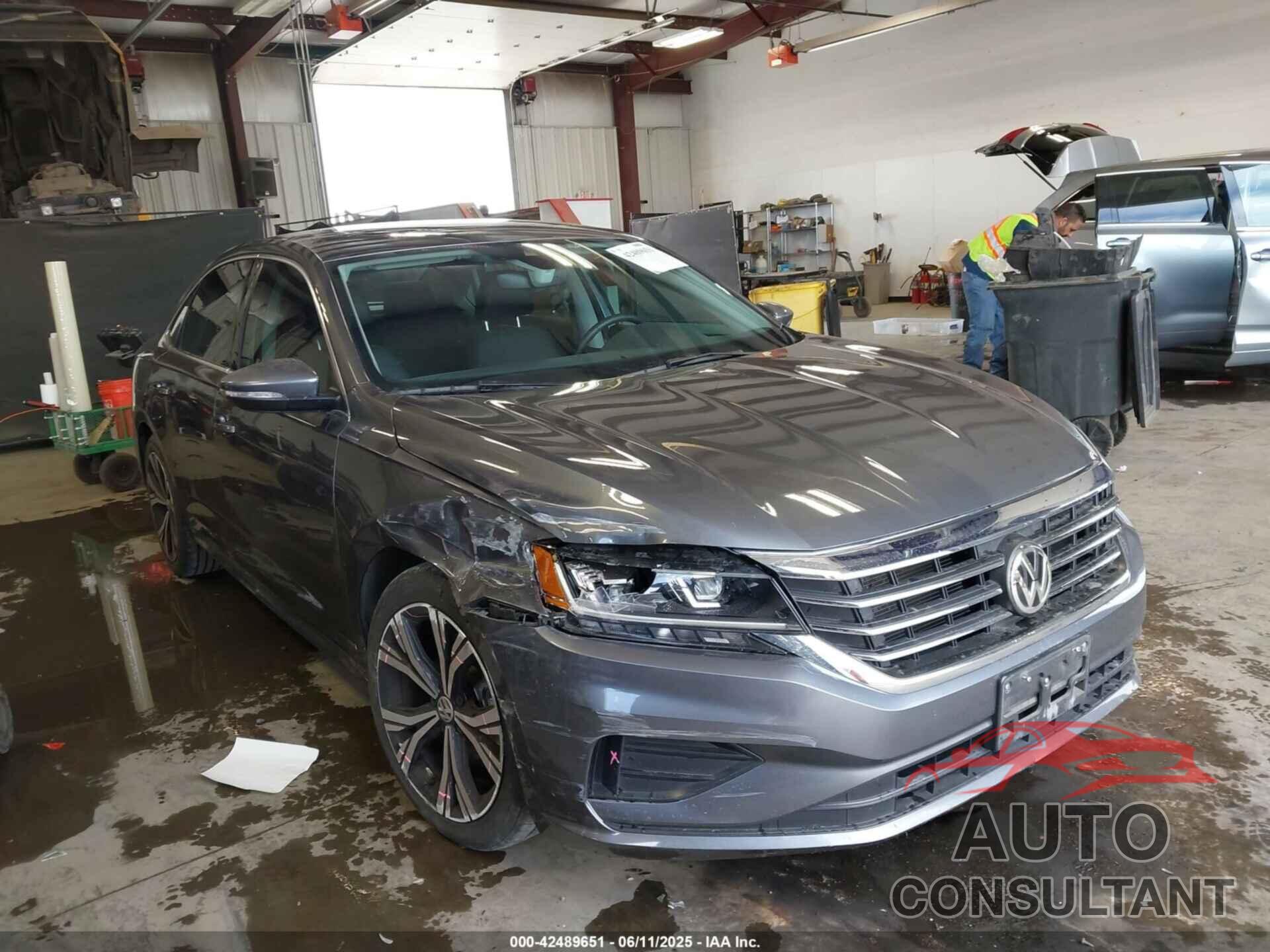 VOLKSWAGEN PASSAT 2022 - 1VWSA7A3XNC003854