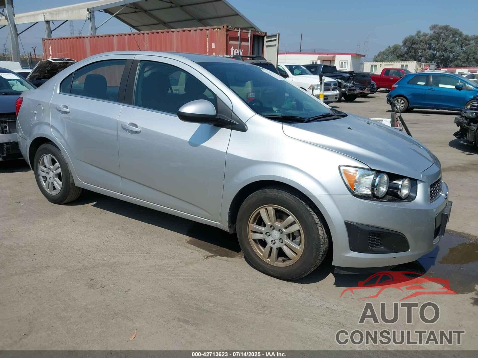 CHEVROLET SONIC 2016 - 1G1JC5SG4G4124027