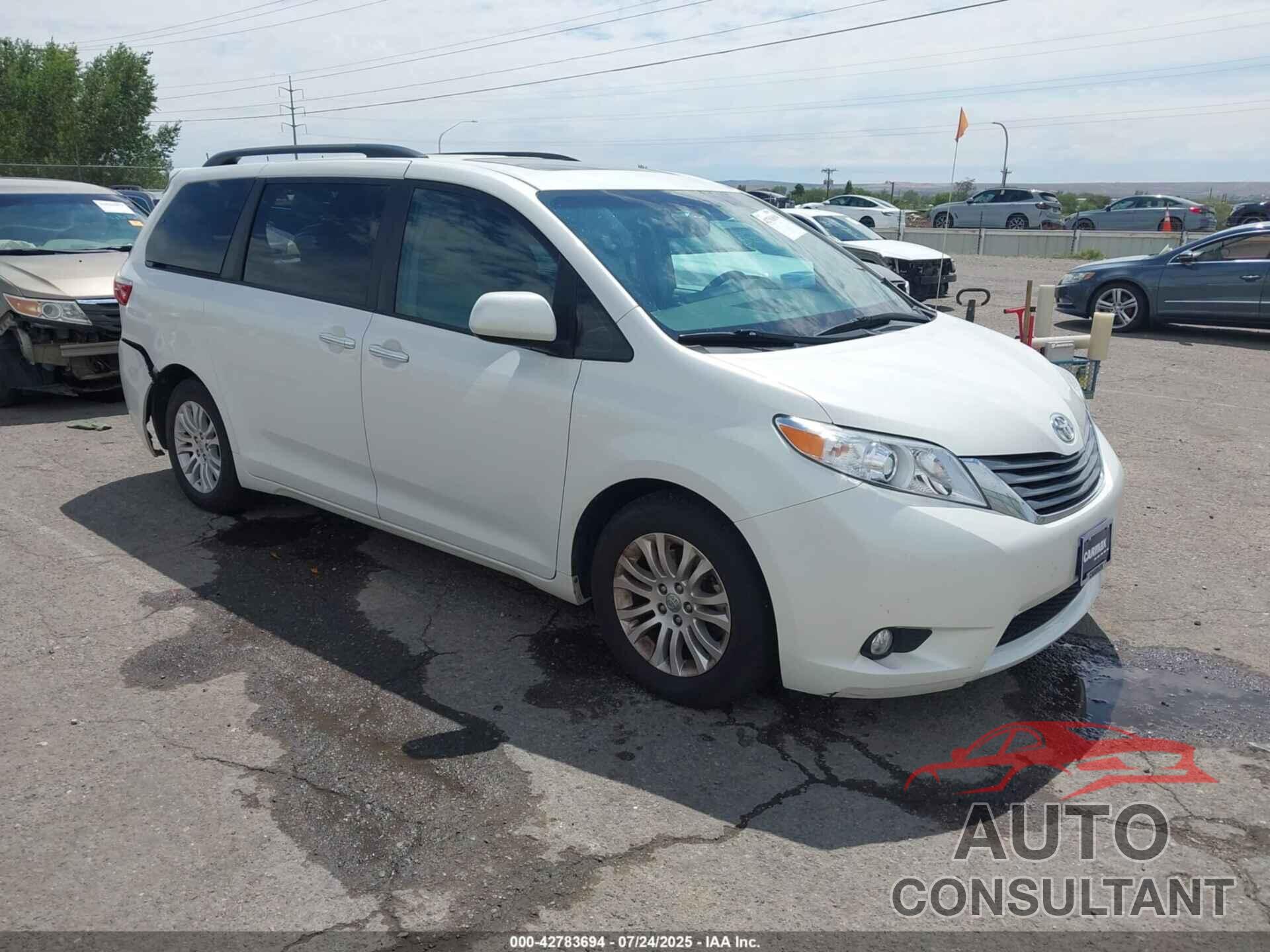 TOYOTA SIENNA 2017 - 5TDYZ3DC6HS880404