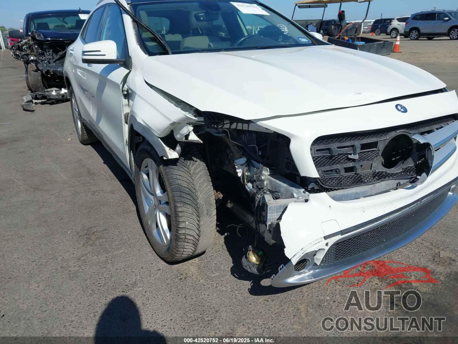 MERCEDES-BENZ GLA 250 2015 - WDCTG4GB2FJ149546