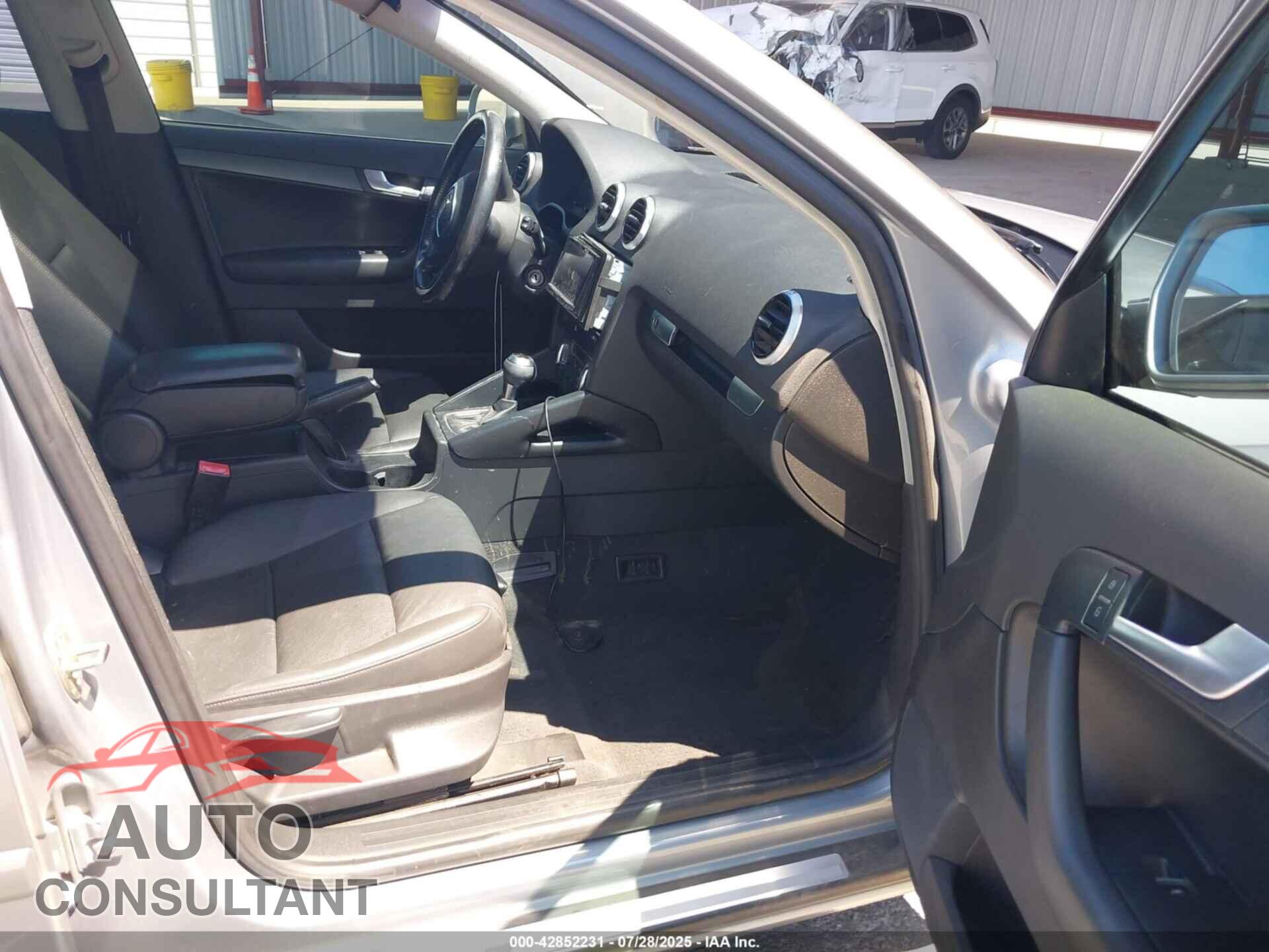 AUDI A3 2012 - WAUBEAFM4CA109633