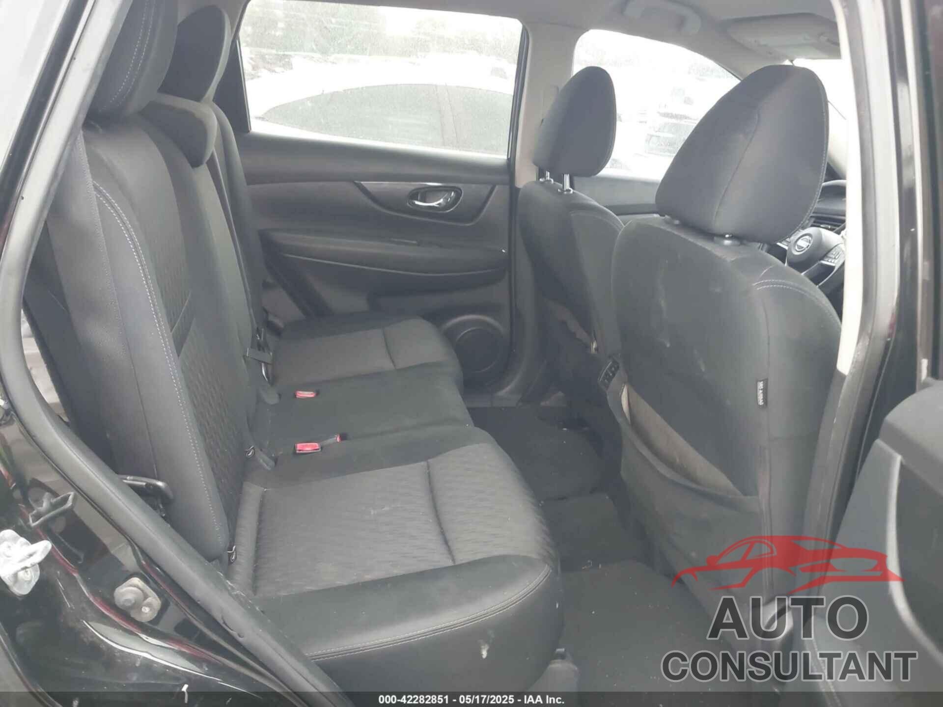 NISSAN ROGUE 2017 - KNMAT2MV6HP542218