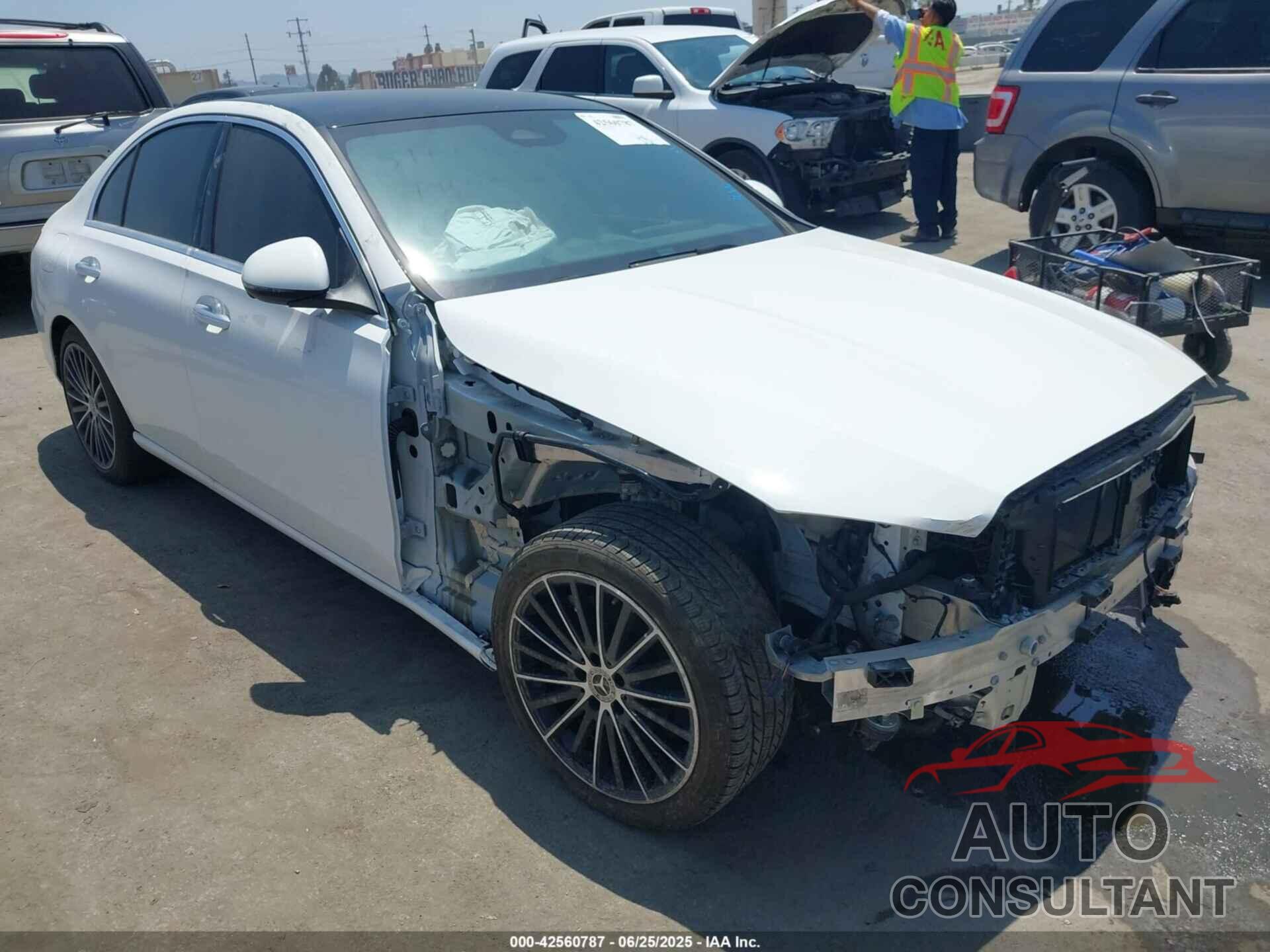 MERCEDES-BENZ C 300 2023 - W1KAF4GB5PR151395