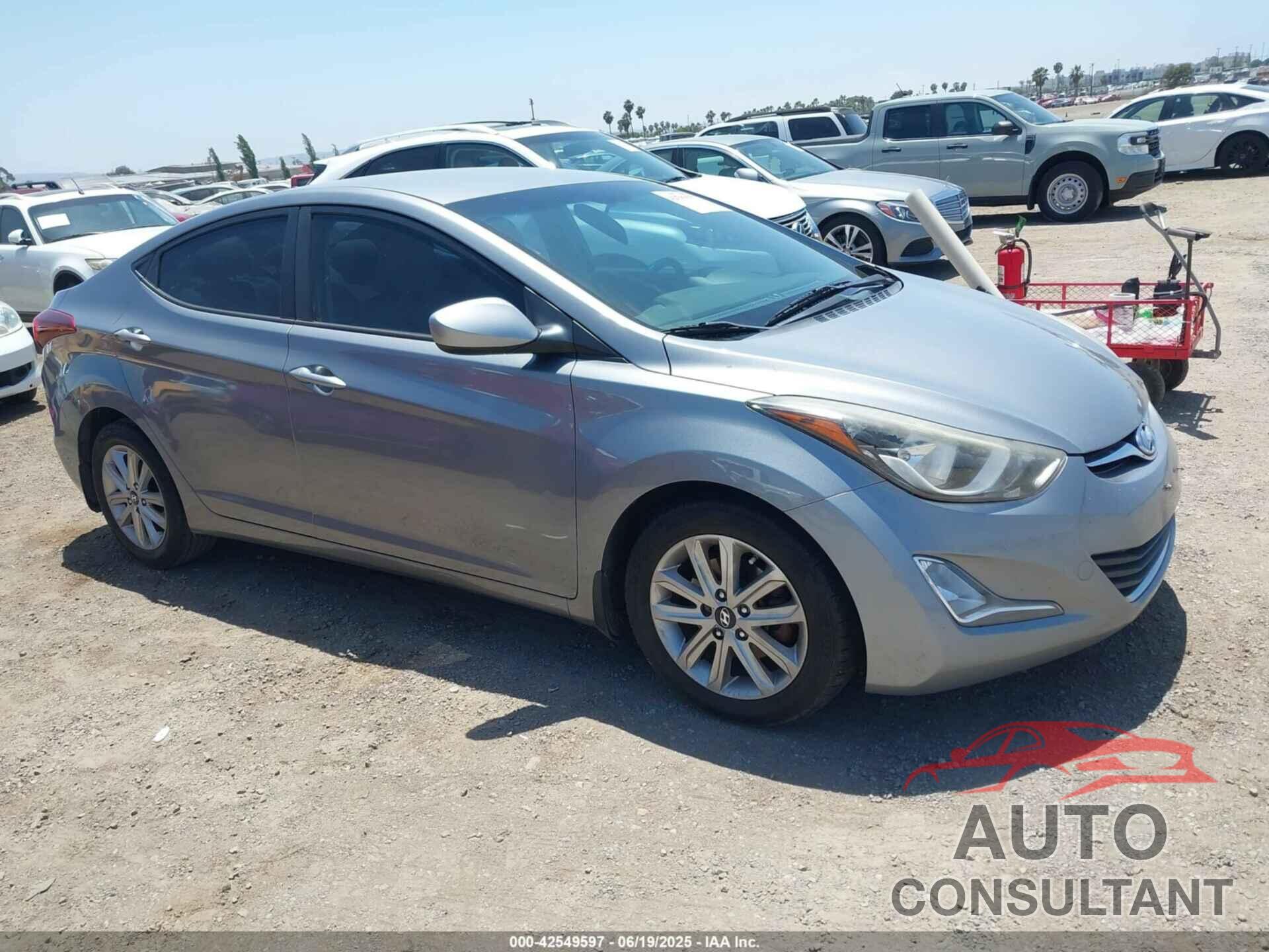 HYUNDAI ELANTRA 2015 - KMHDH4AE5FU325848