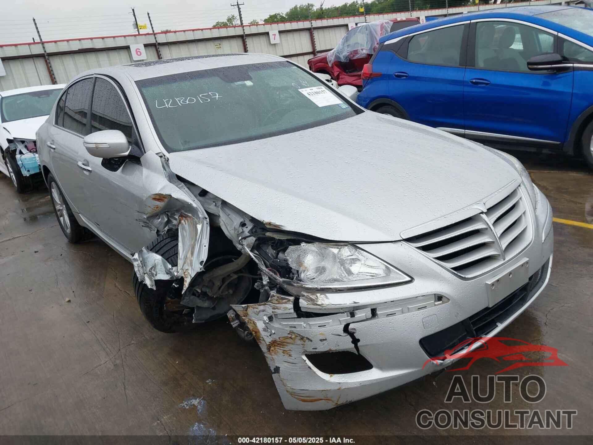 HYUNDAI GENESIS 2010 - KMHGC4DF4AU085359