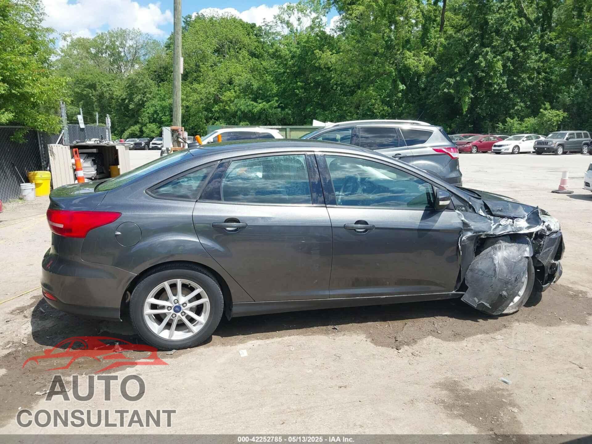 FORD FOCUS 2017 - 1FADP3F28HL263277