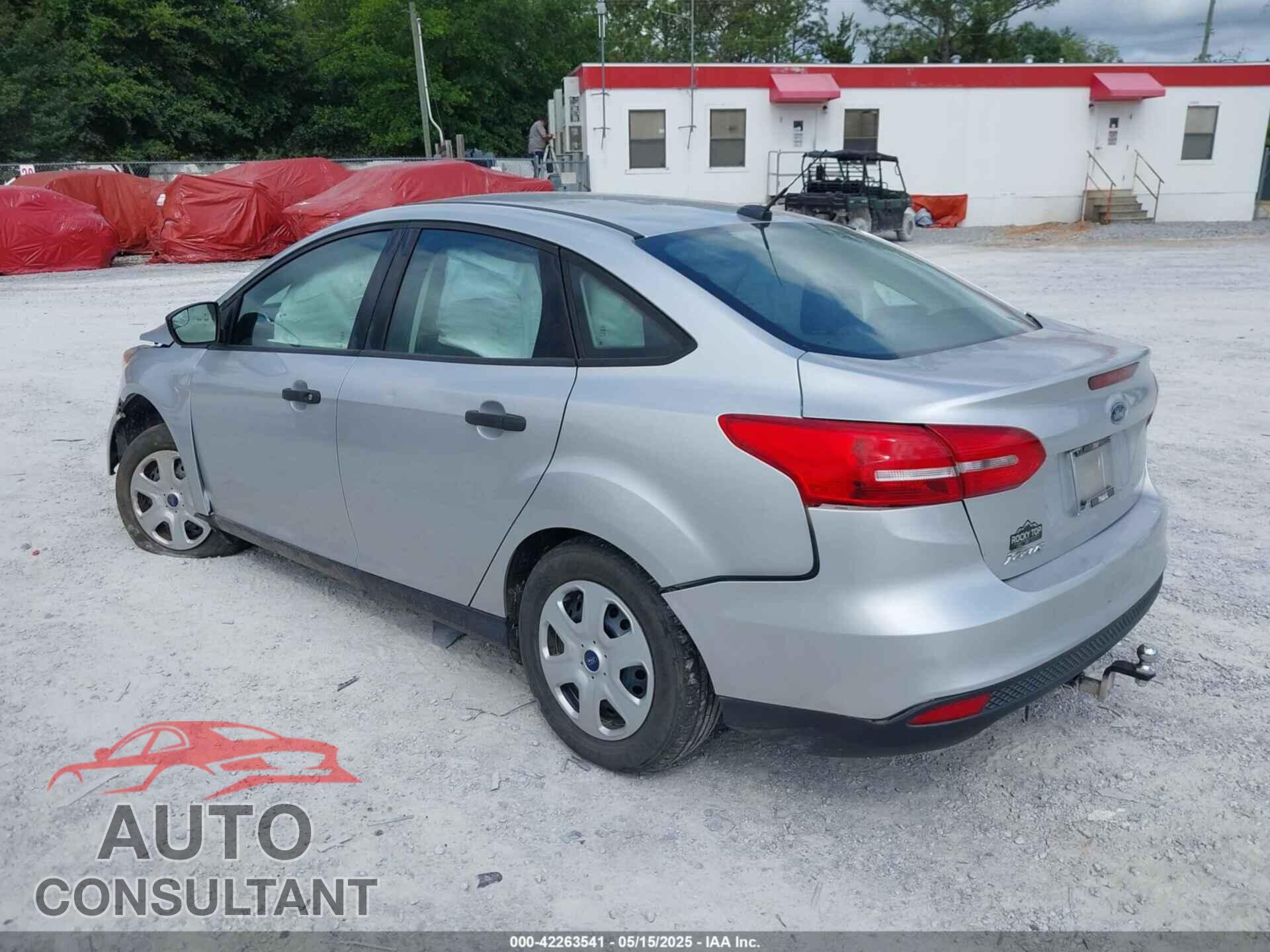 FORD FOCUS 2017 - 1FADP3E22HL338220