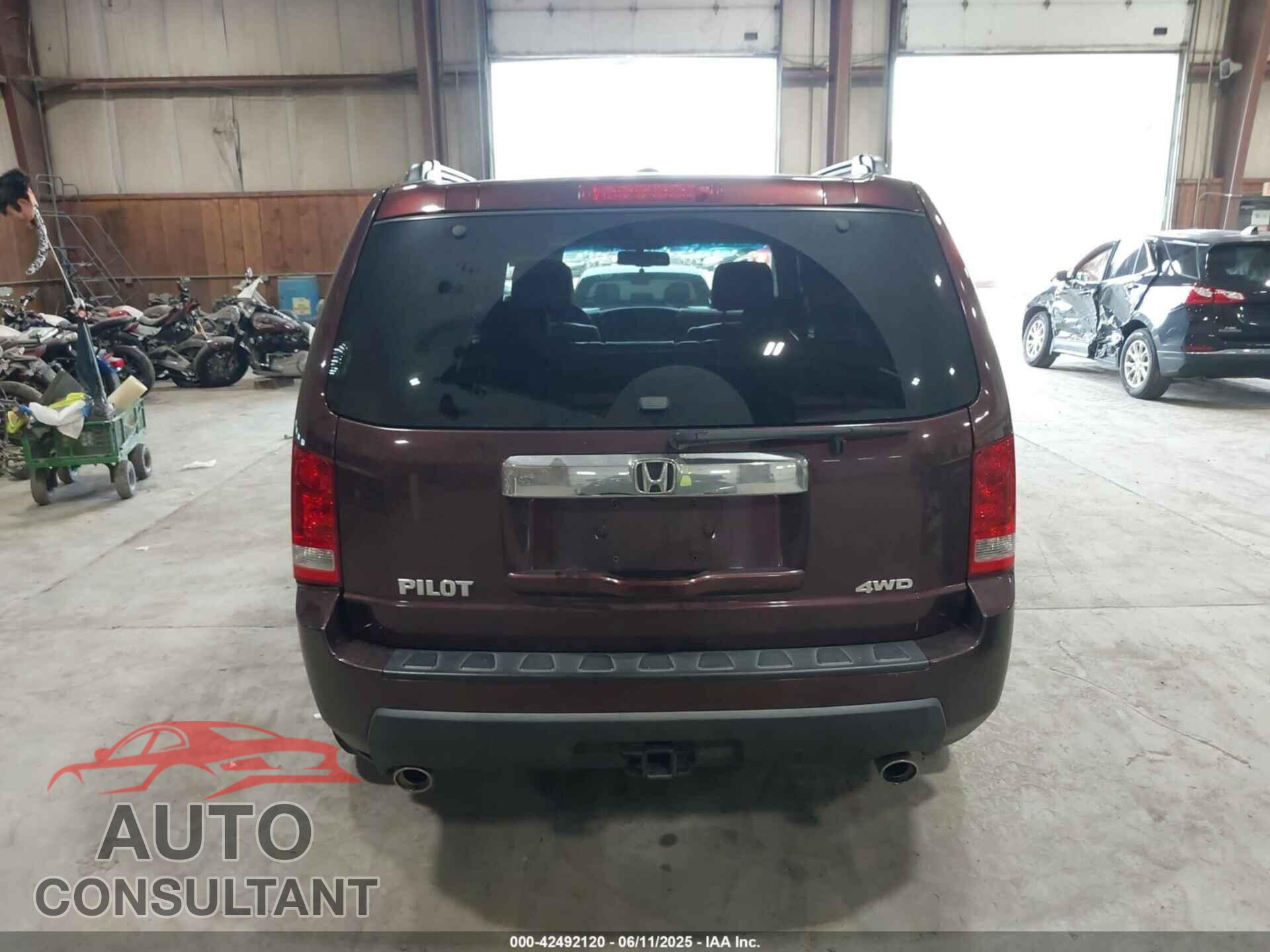 HONDA PILOT 2011 - 5FNYF4H5XBB010211