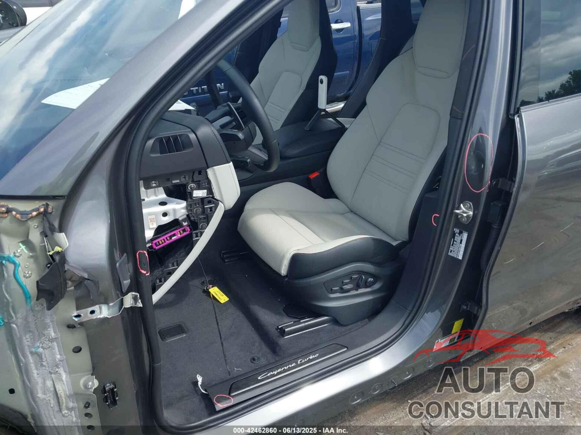 PORSCHE CAYENNE 2025 - WP1AM2AY7SDA27408
