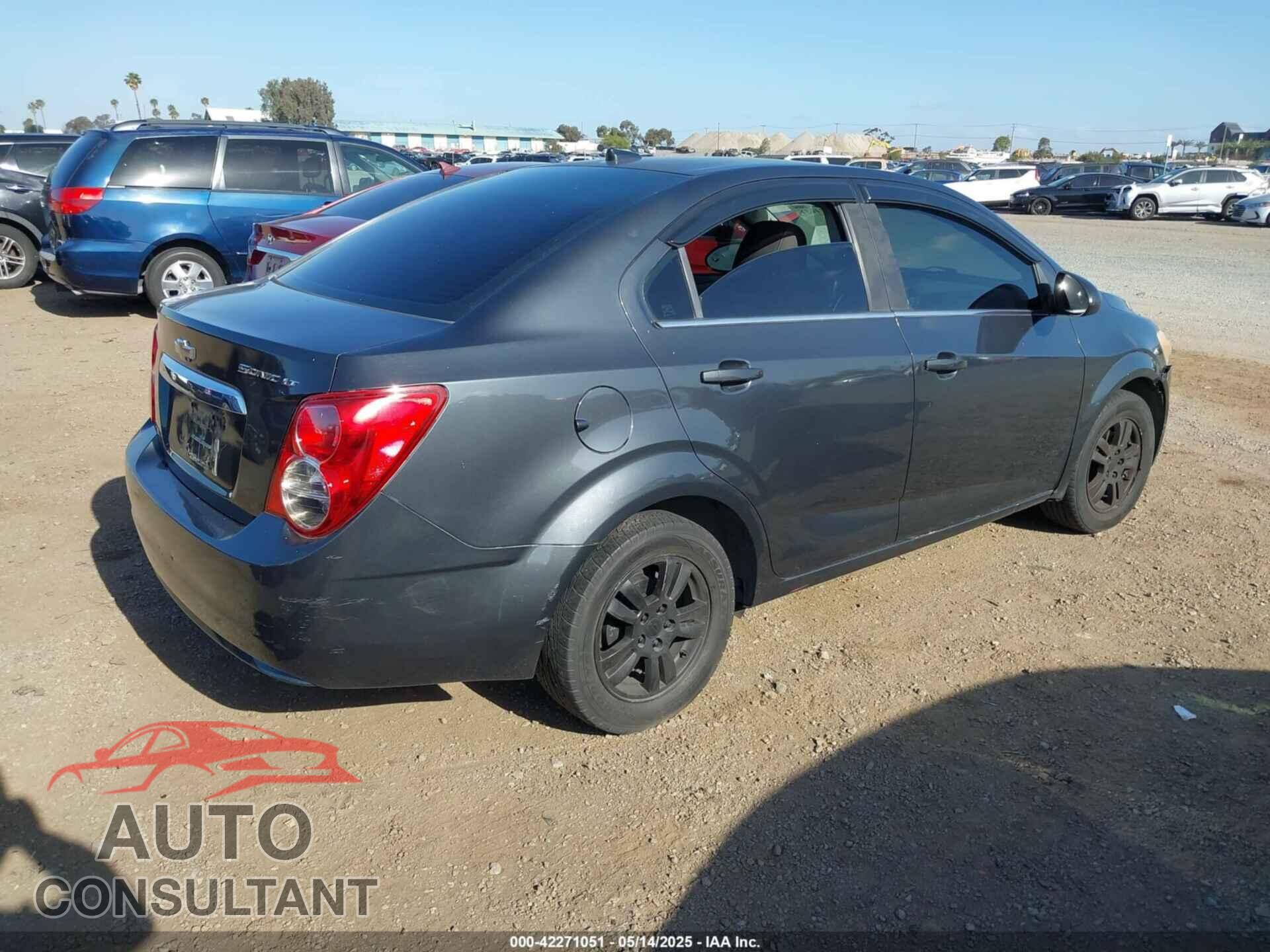 CHEVROLET SONIC 2014 - 1G1JC5SH9E4109920