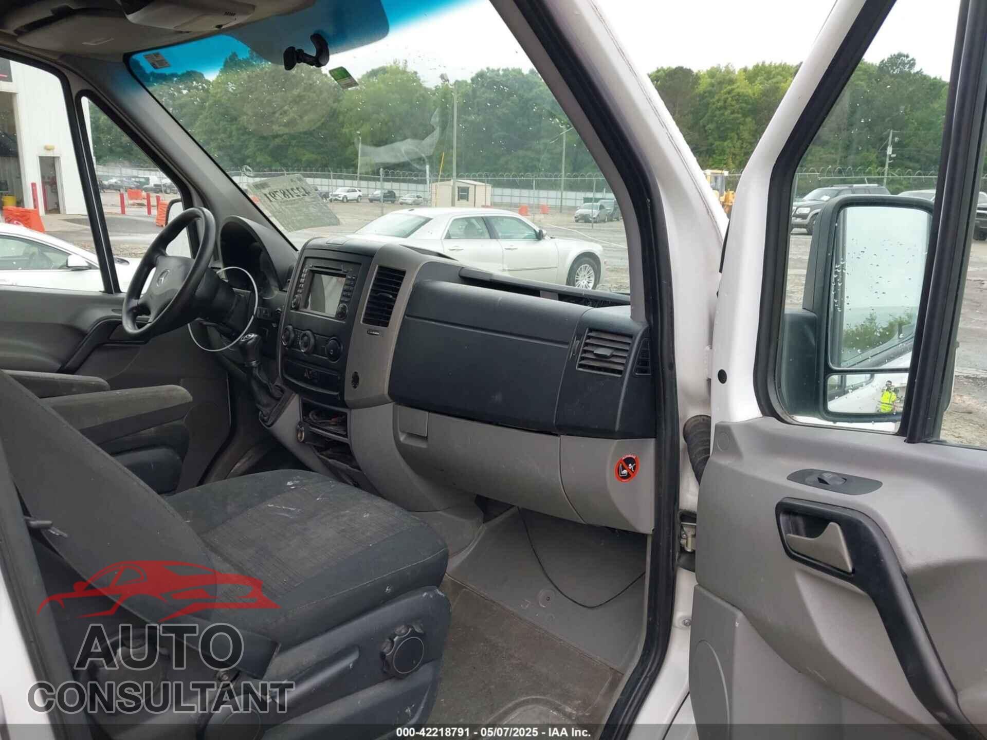 MERCEDES-BENZ SPRINTER 2500 2015 - WD3PE8DC2F5982851