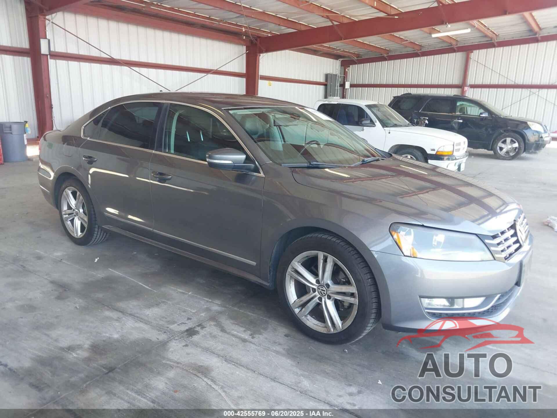VOLKSWAGEN PASSAT 2014 - 1VWCN7A37EC032883