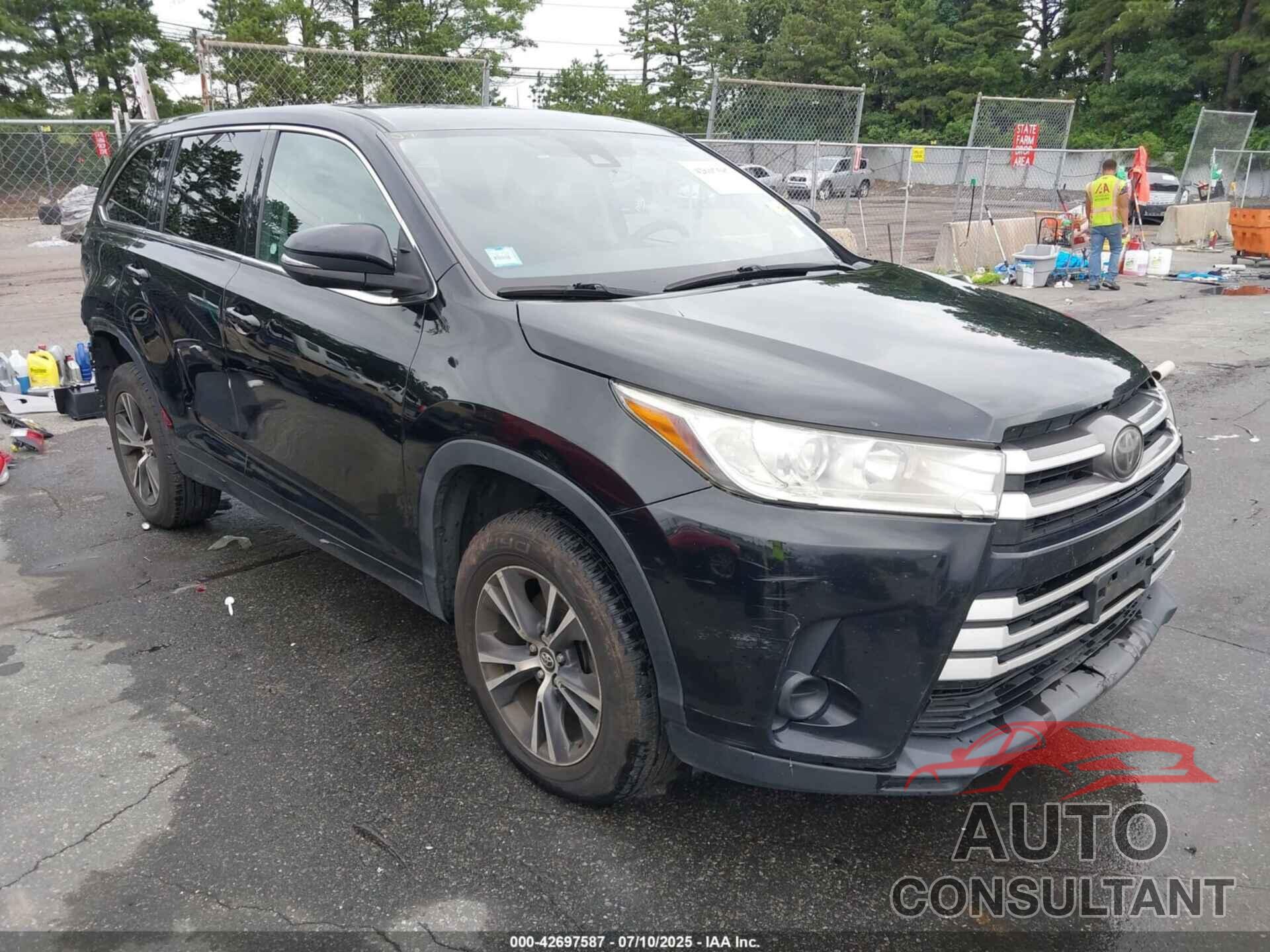 TOYOTA HIGHLANDER 2018 - 5TDZZRFH2JS246805