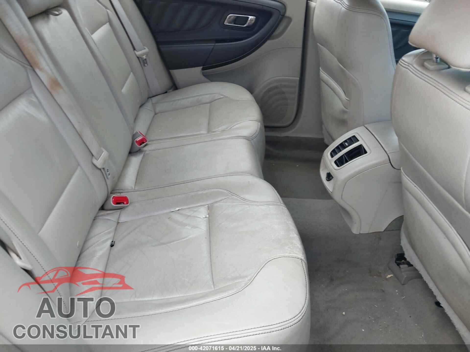 FORD TAURUS 2010 - 1FAHP2EW3AG106982