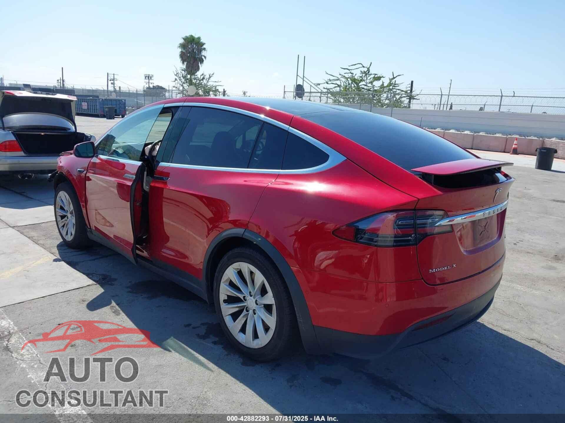 TESLA MODEL X 2018 - 5YJXCBE21JF118962
