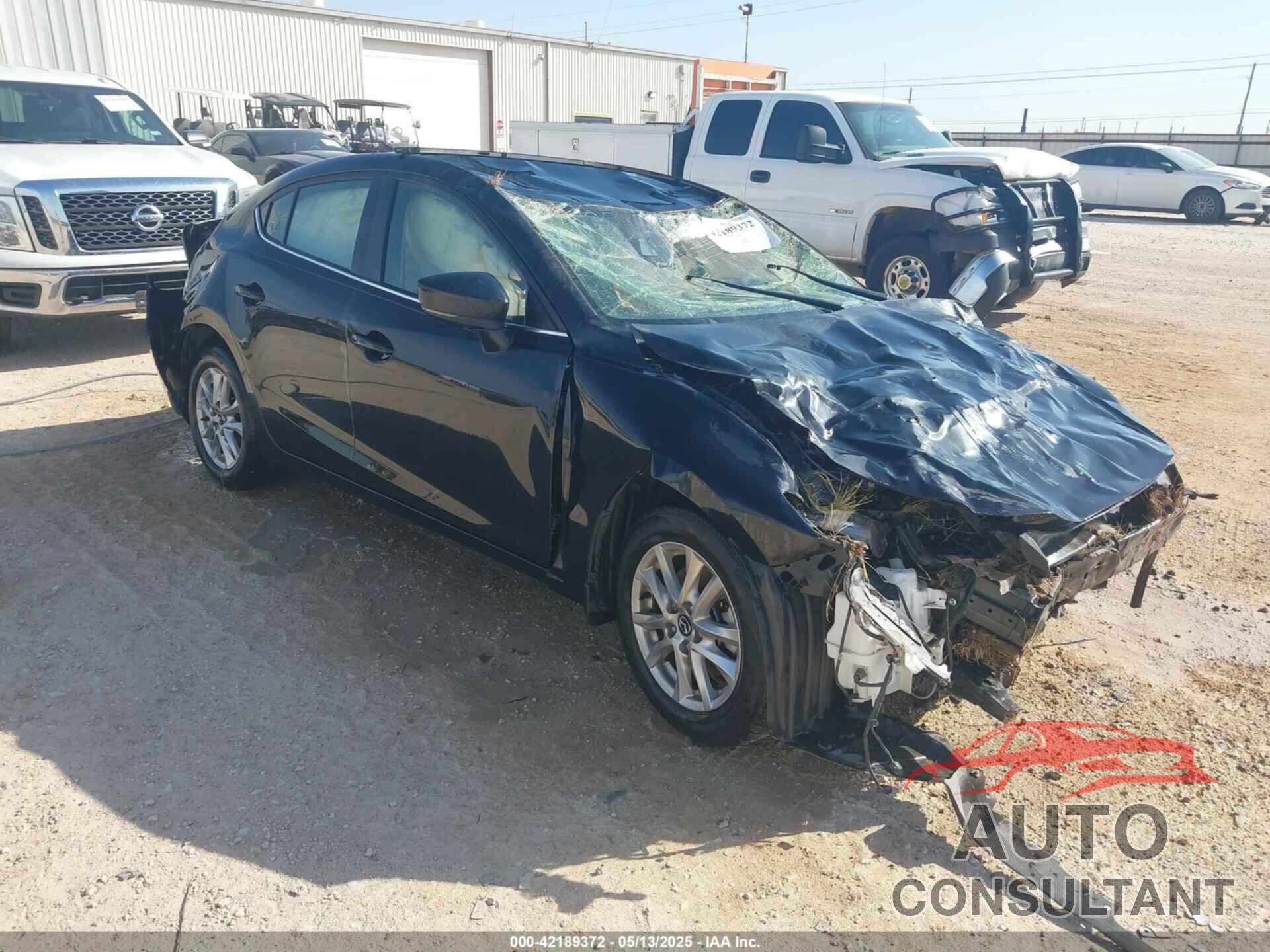 MAZDA MAZDA3 2018 - 3MZBN1U76JM172939
