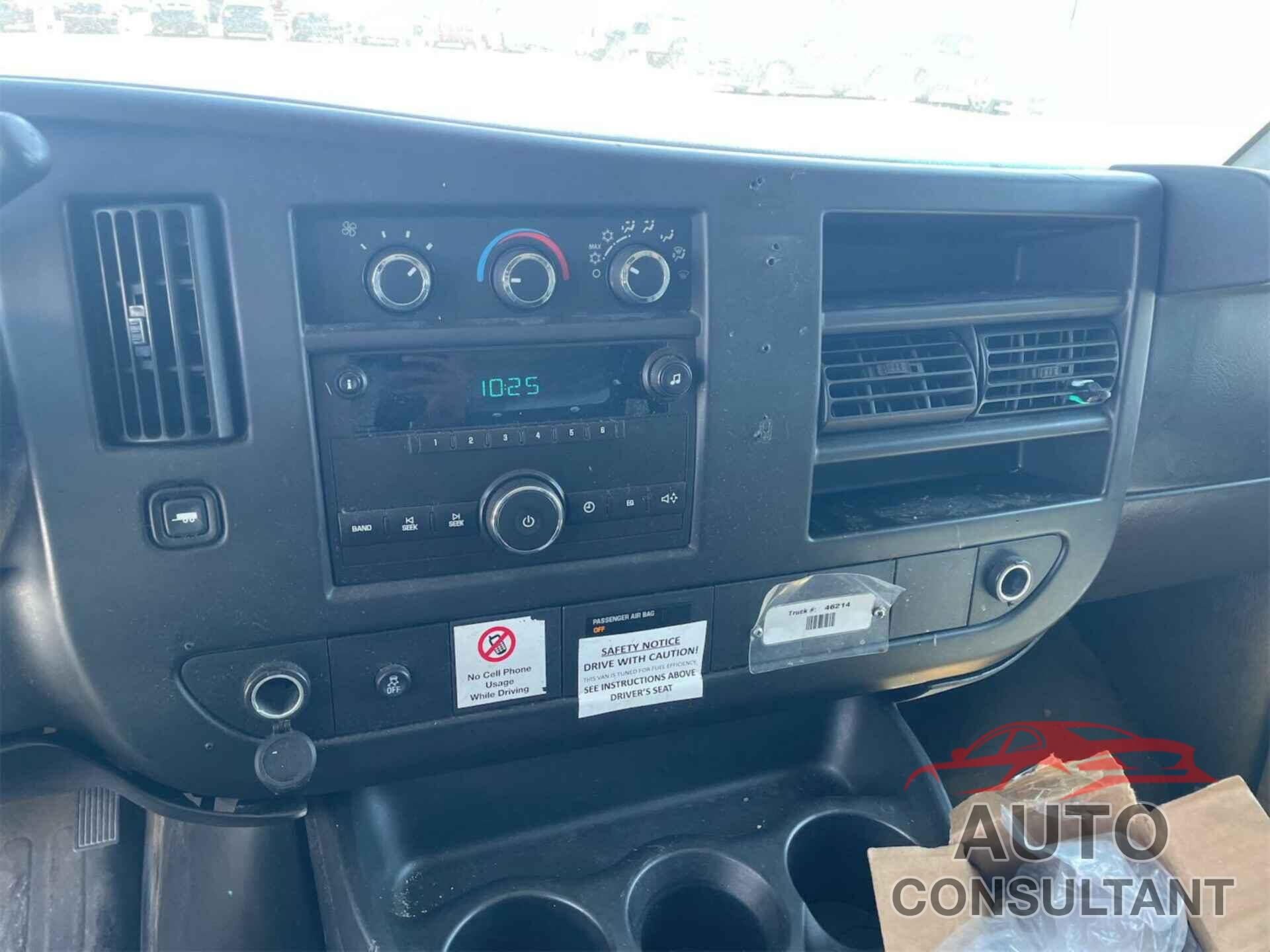 CHEVROLET EXPRESS G1500 2014 - 1GCSGAFX4E1155148