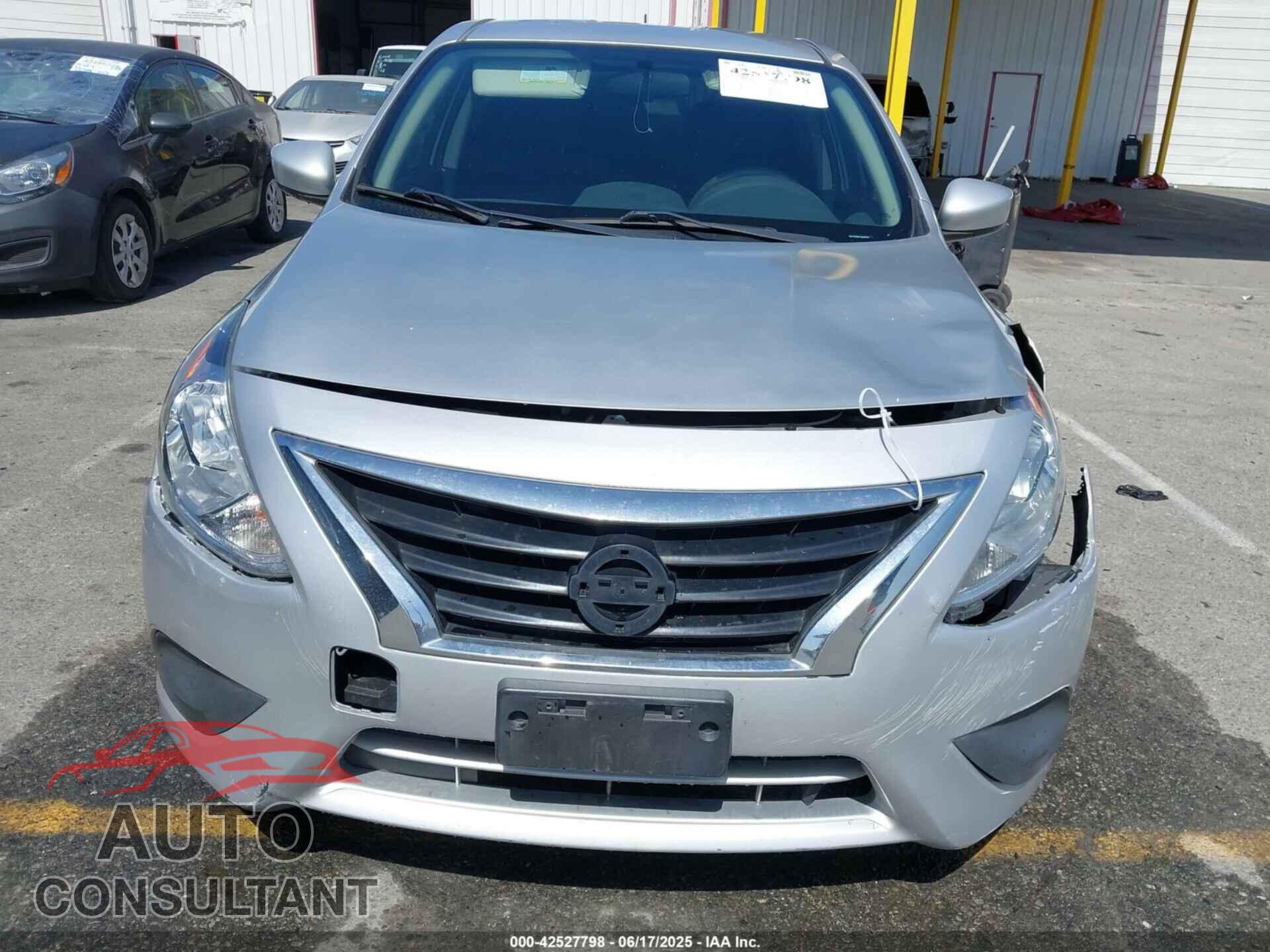 NISSAN VERSA 2018 - 3N1CN7APXJK407372