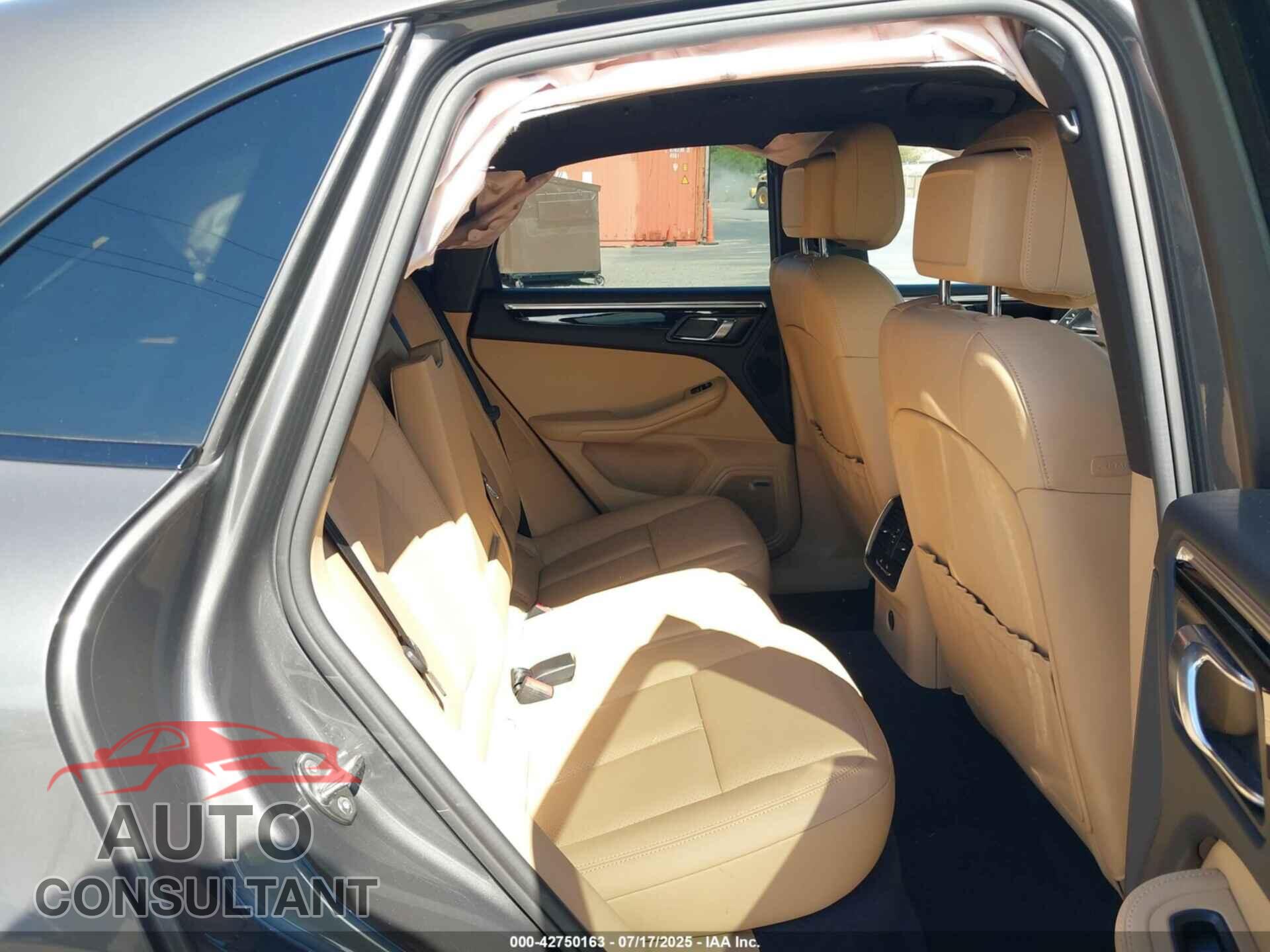 PORSCHE MACAN 2018 - WP1AA2A51JLB21481